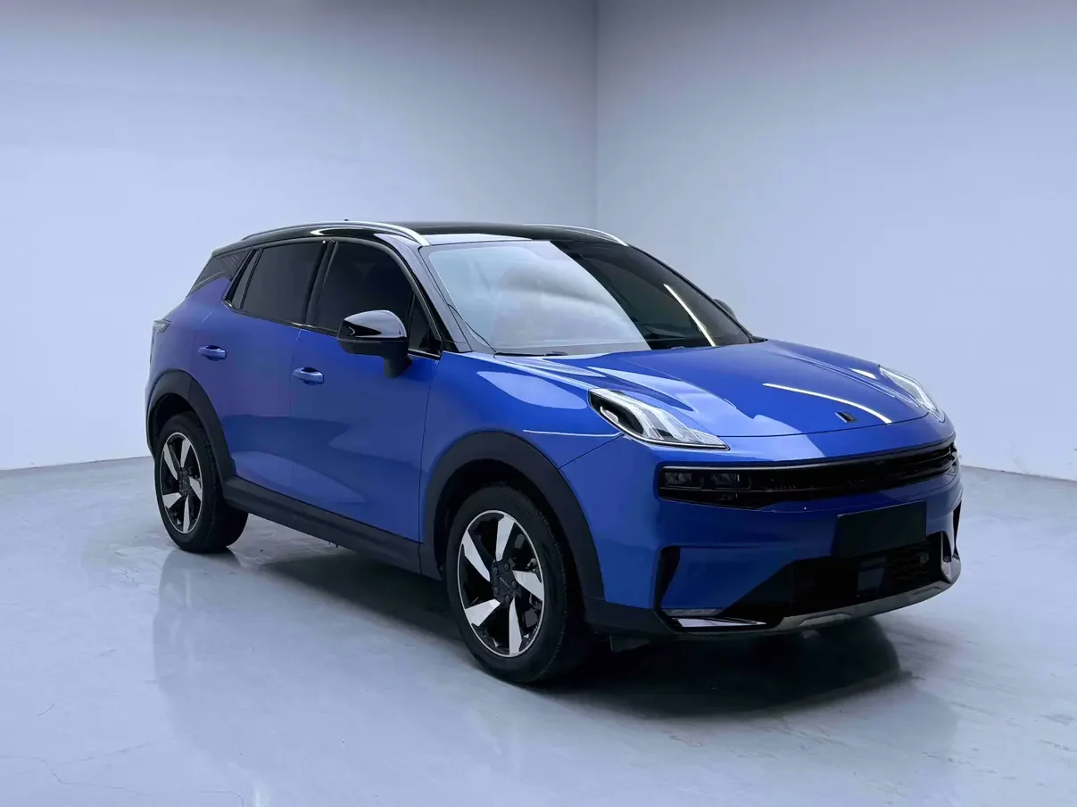 Lynk & Co 06