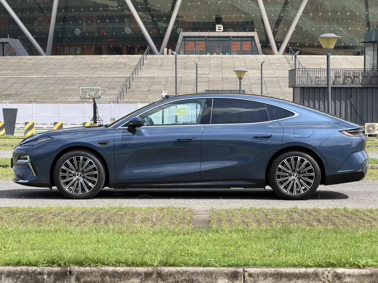 Geely Galaxy Star 8 PHEV