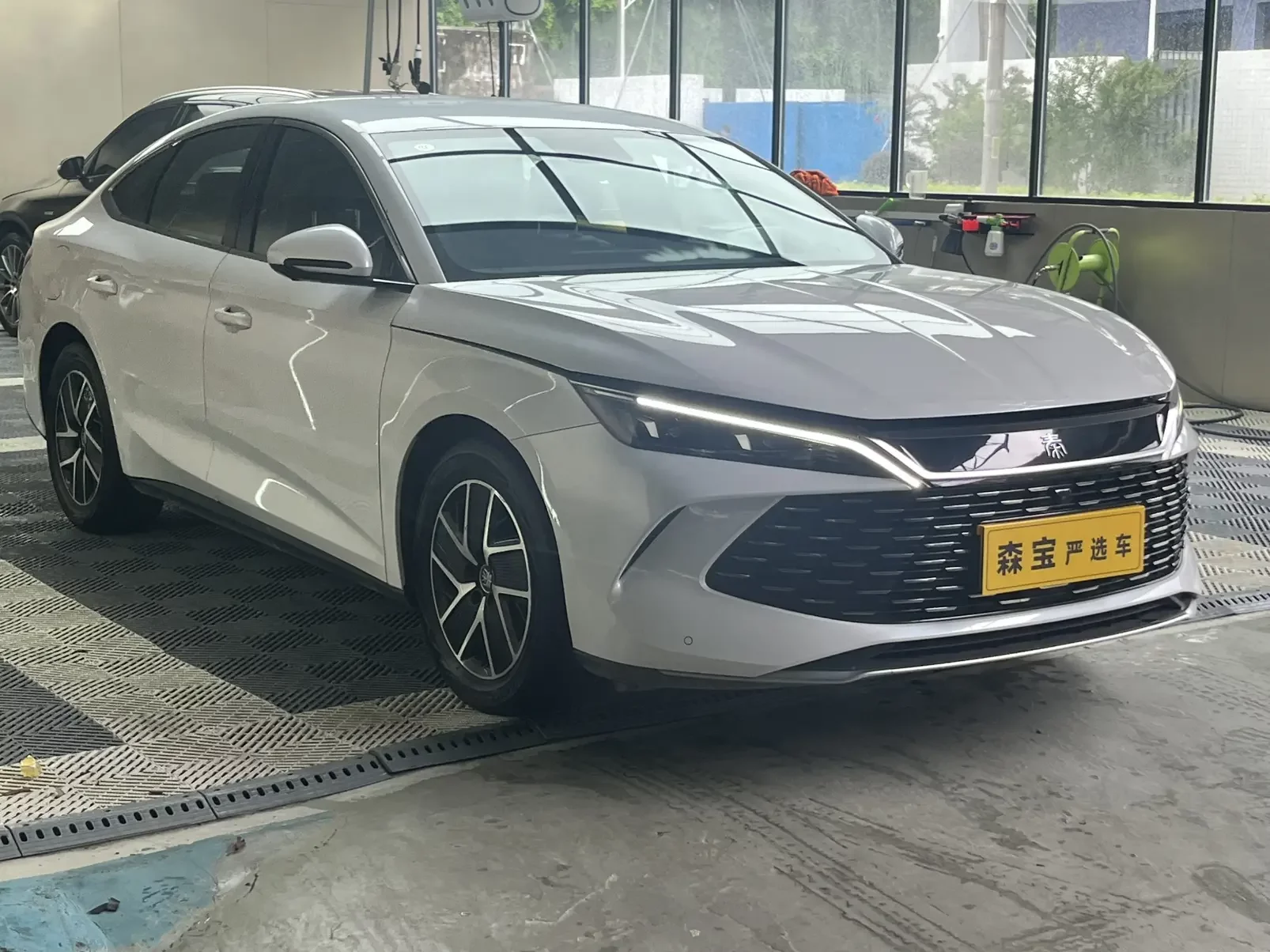 BYD Qin L DM