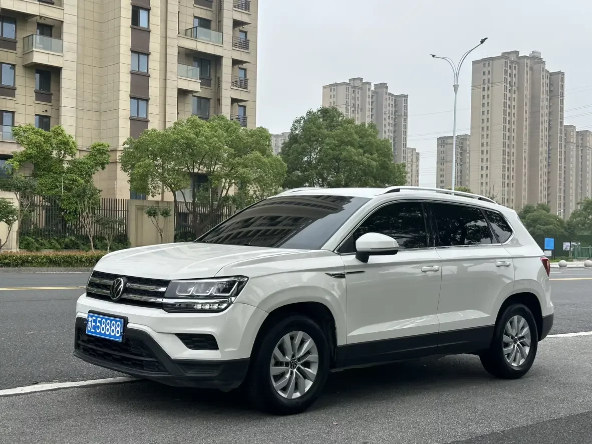 Volkswagen Tharu