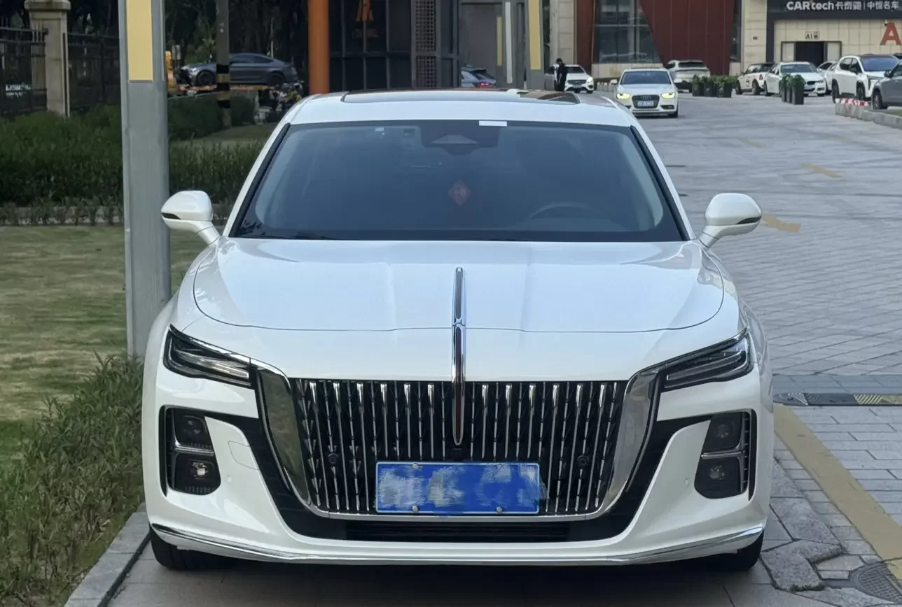 Hongqi H5  из Китая