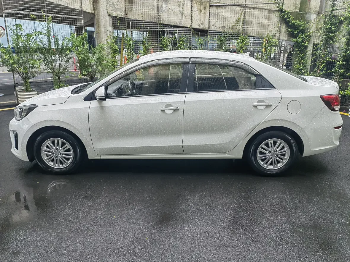 Kia Pegas