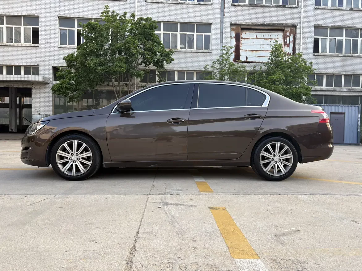 Peugeot 408