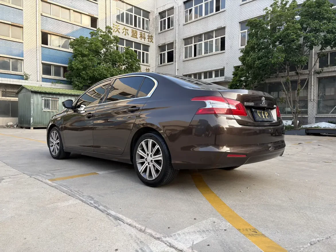 Peugeot 408