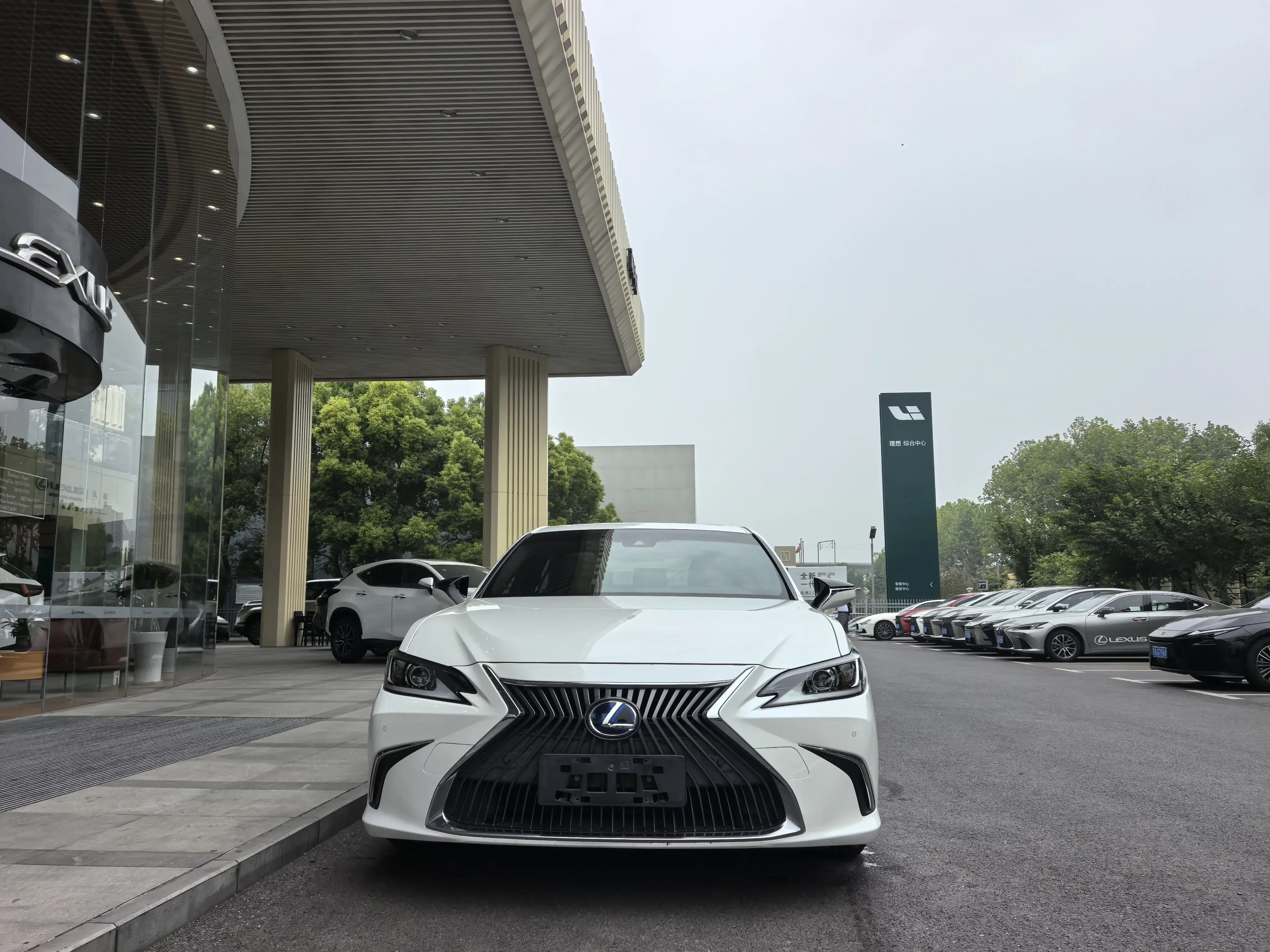 Lexus ES