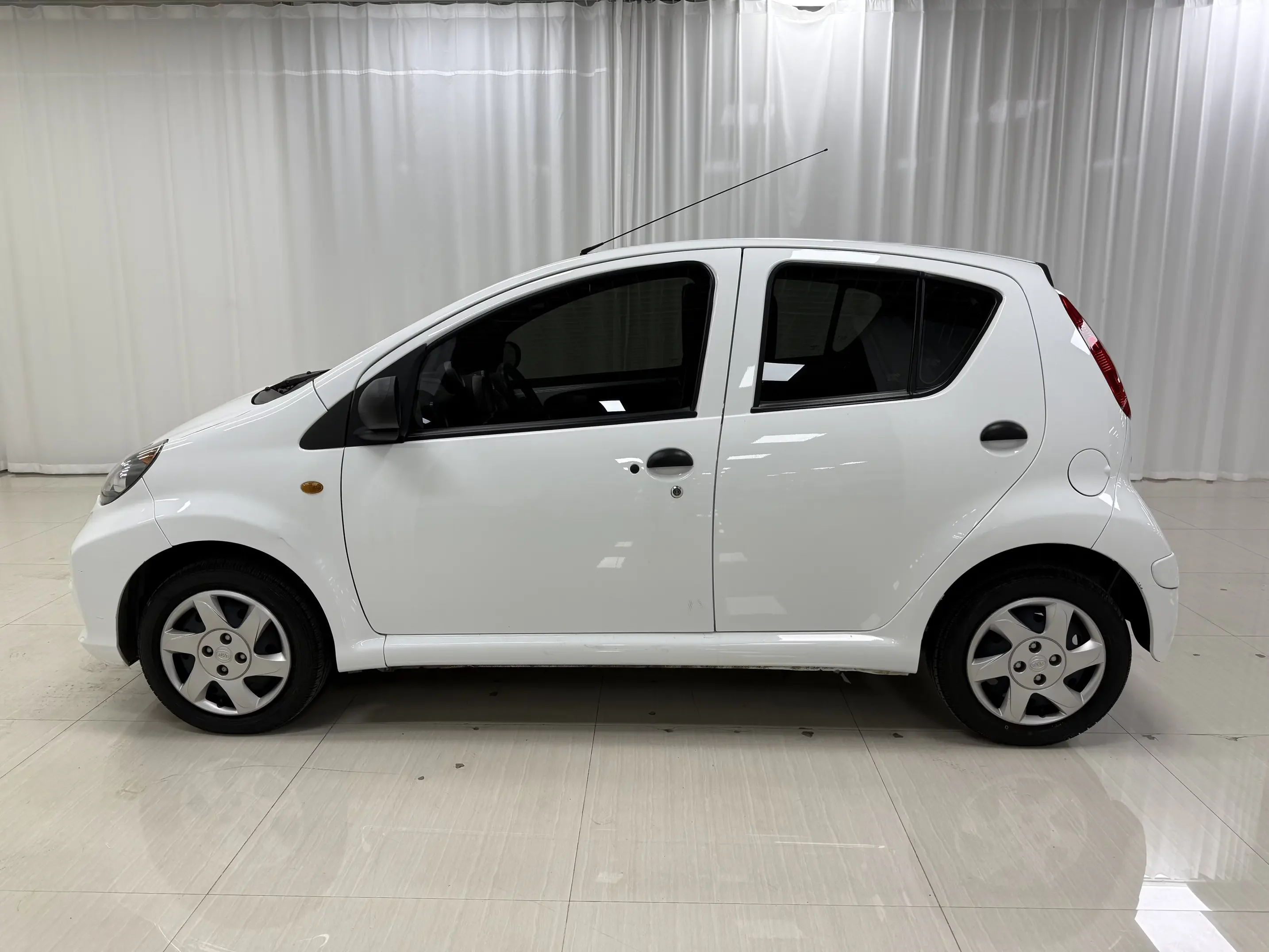 BYD F0
