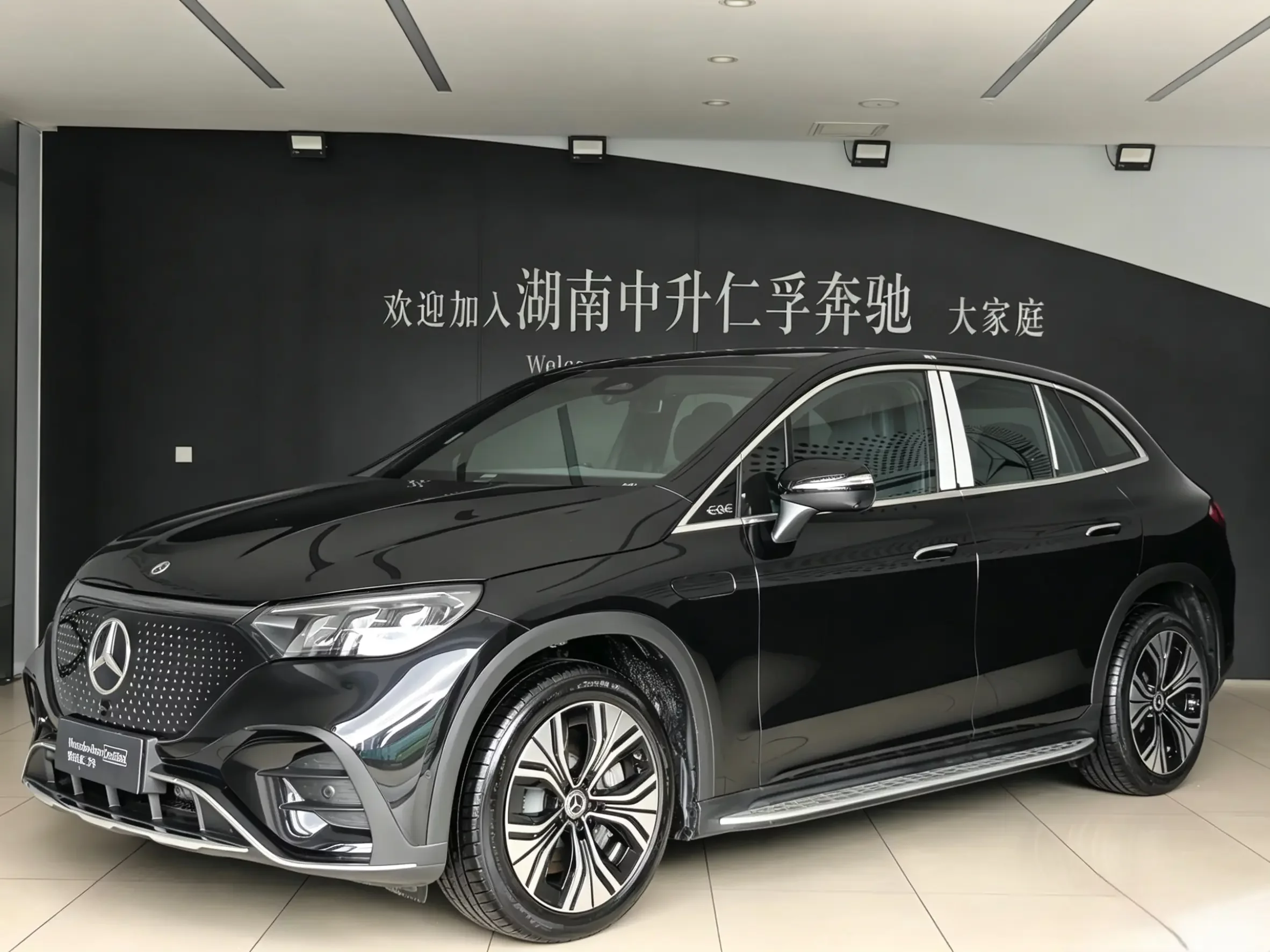 Mercedes-Benz EQE SUV