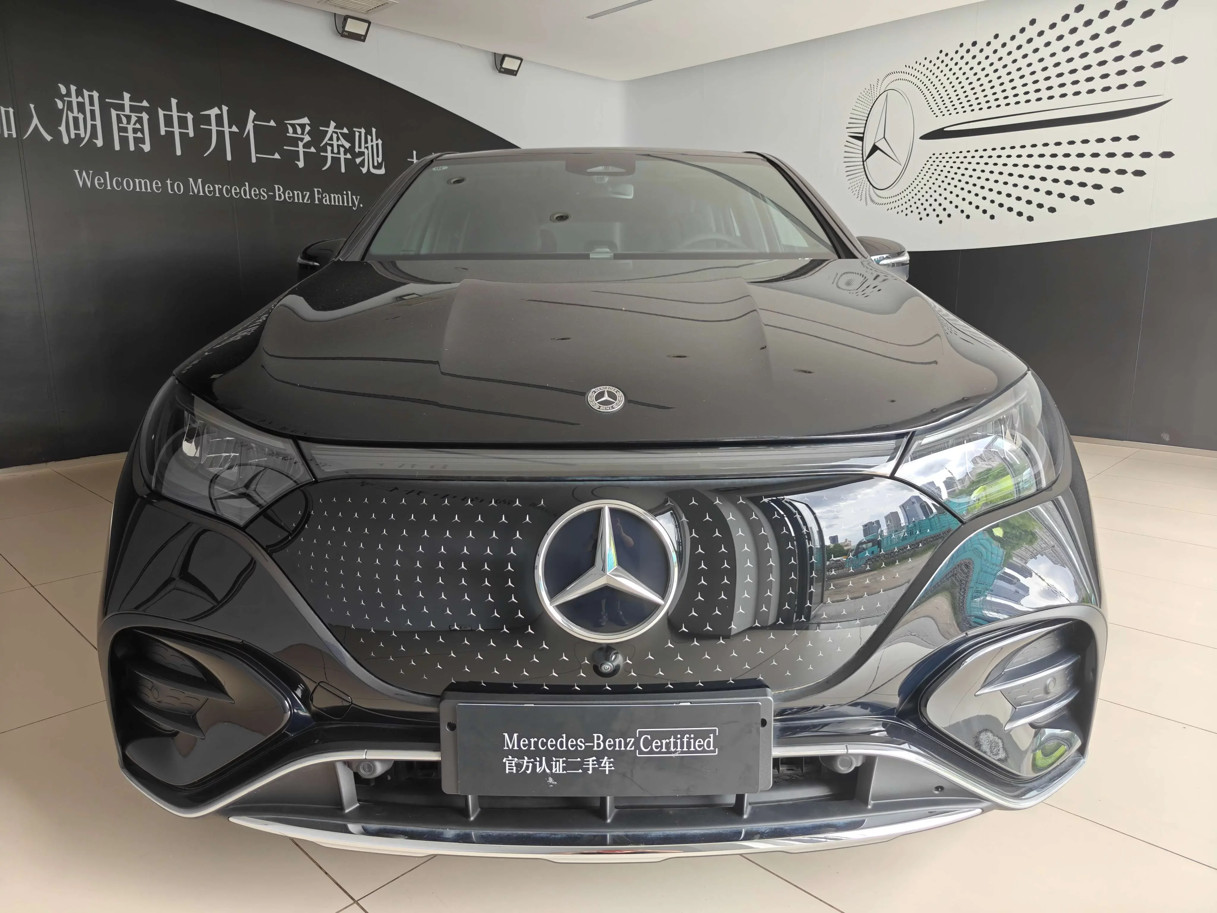 Mercedes-Benz EQE SUV