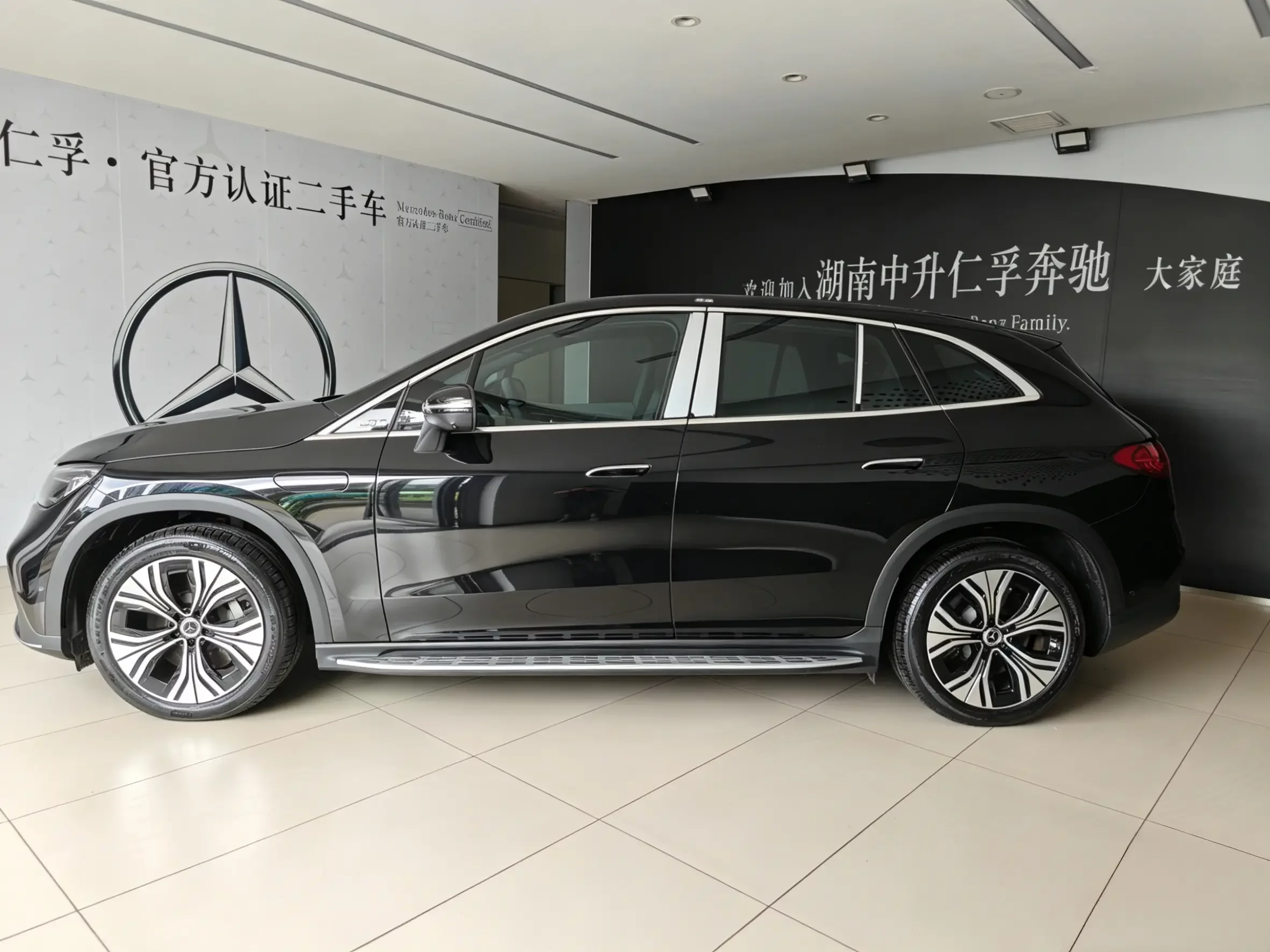 Mercedes-Benz EQE SUV