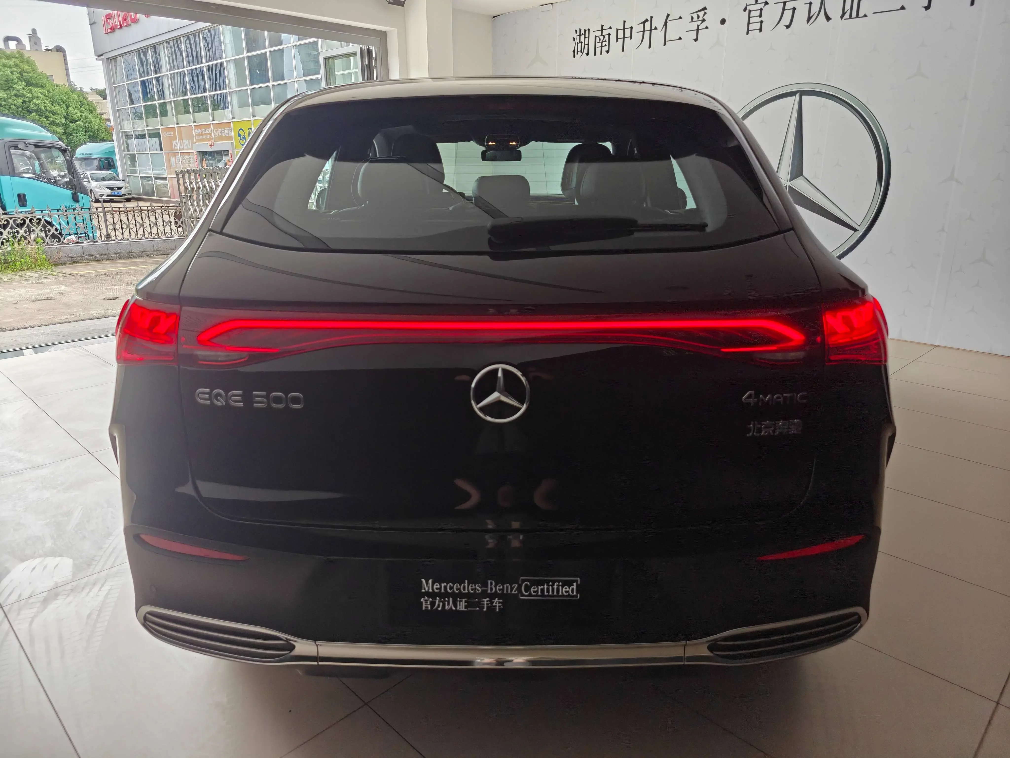 Mercedes-Benz EQE SUV