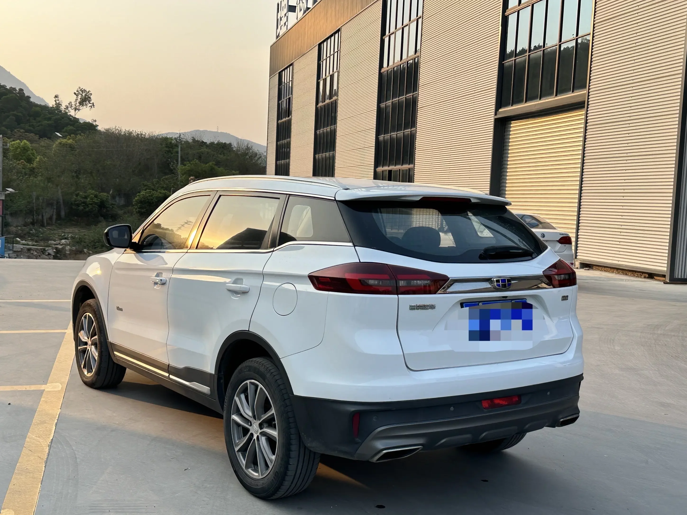 Geely Atlas