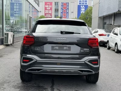 Audi Q2L