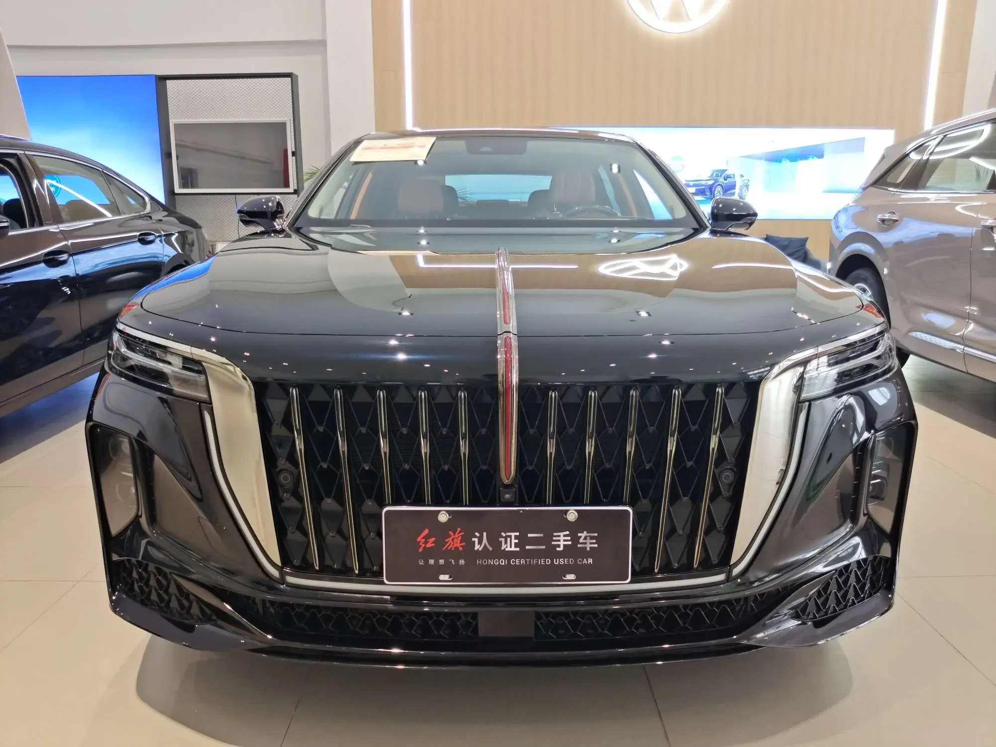 Hongqi H9  из Китая