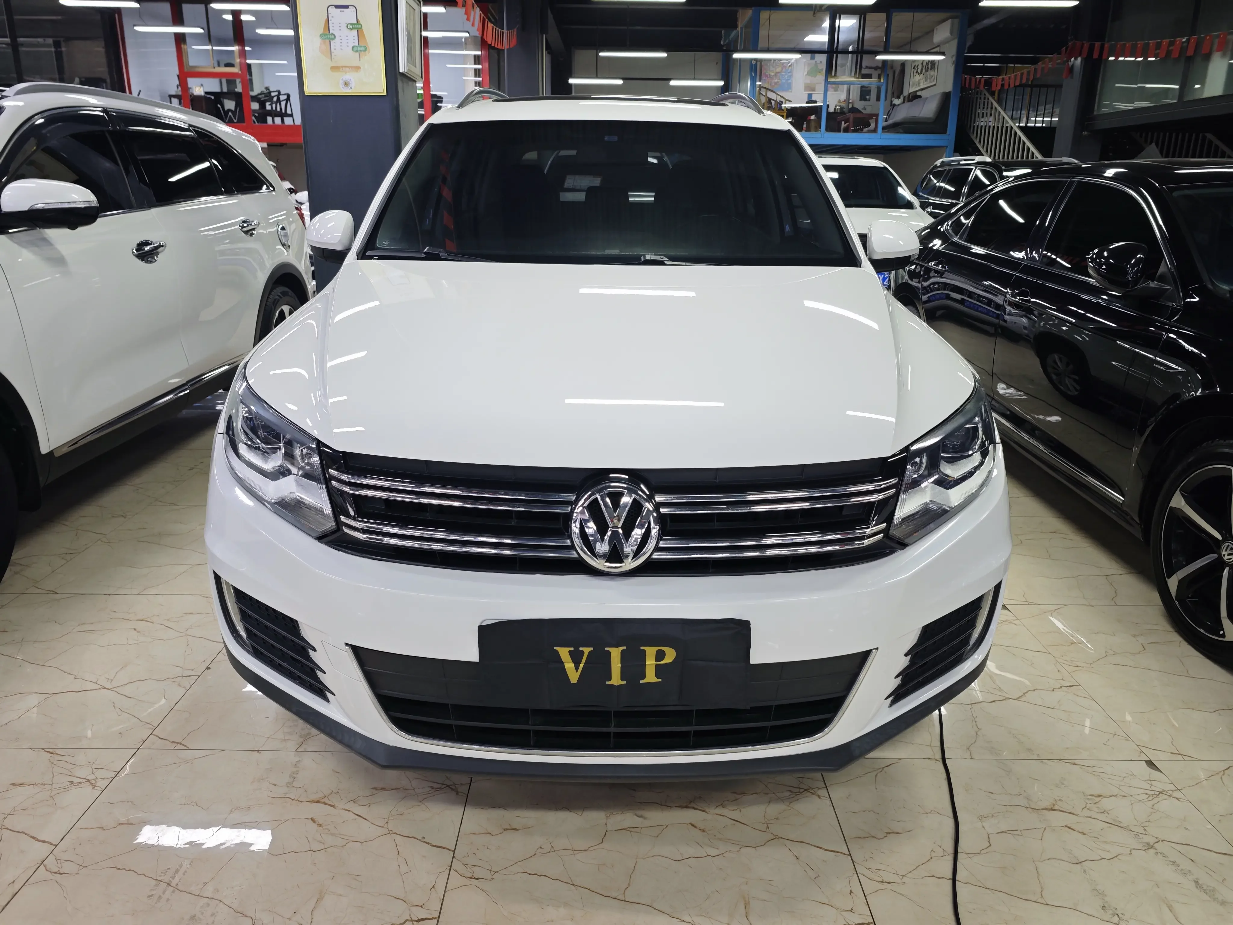 Volkswagen Tiguan (Tharu)