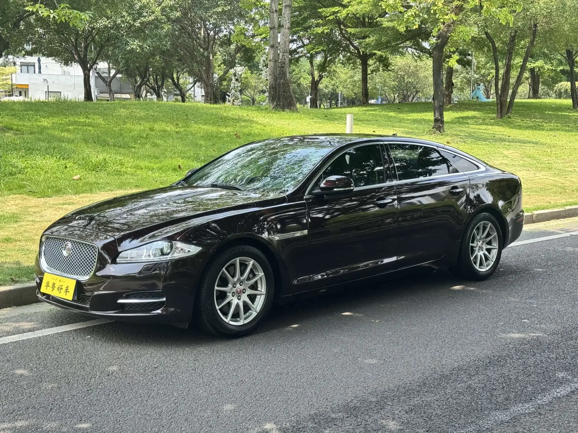 Jaguar XJ
