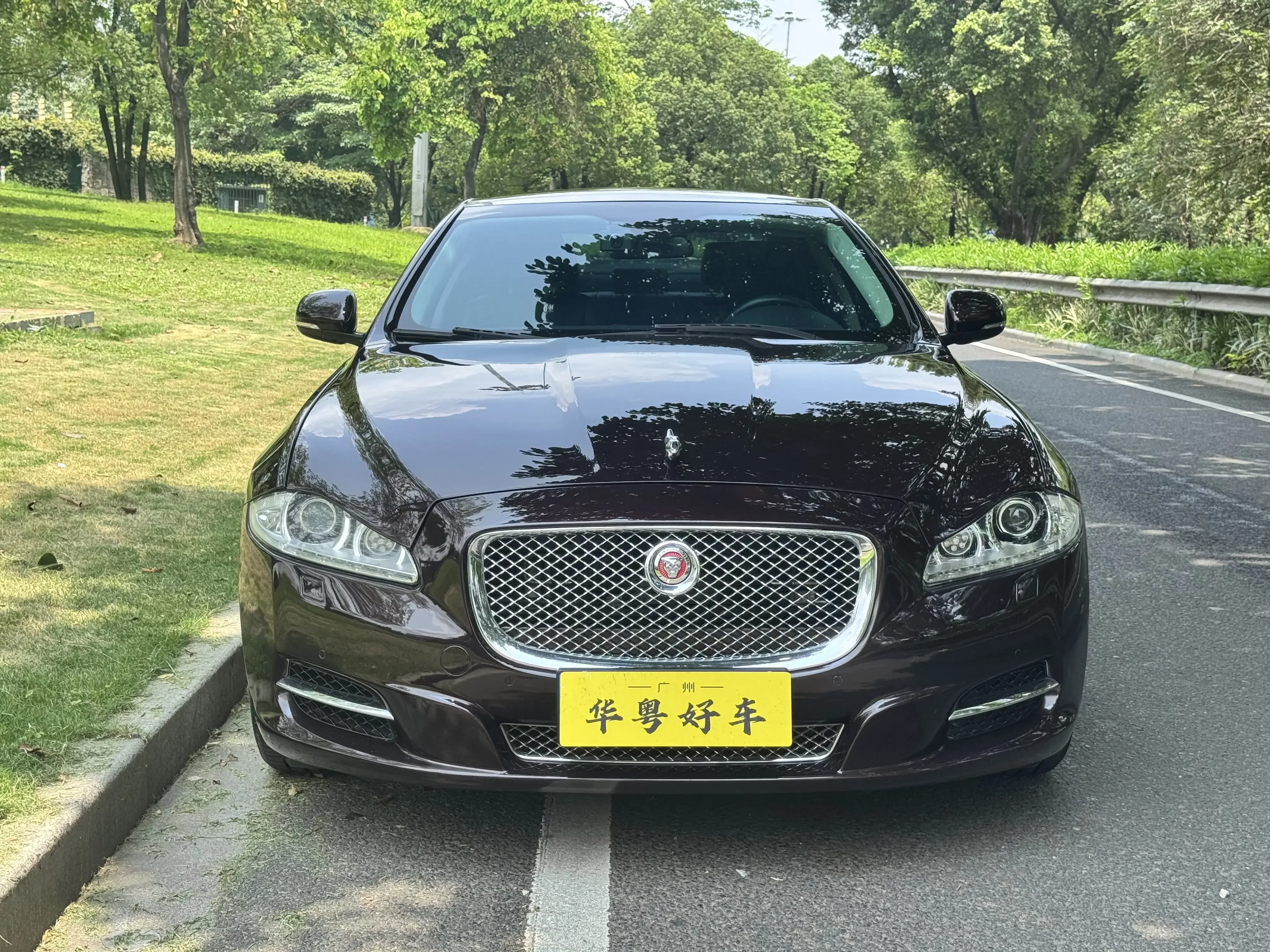 Jaguar XJ
