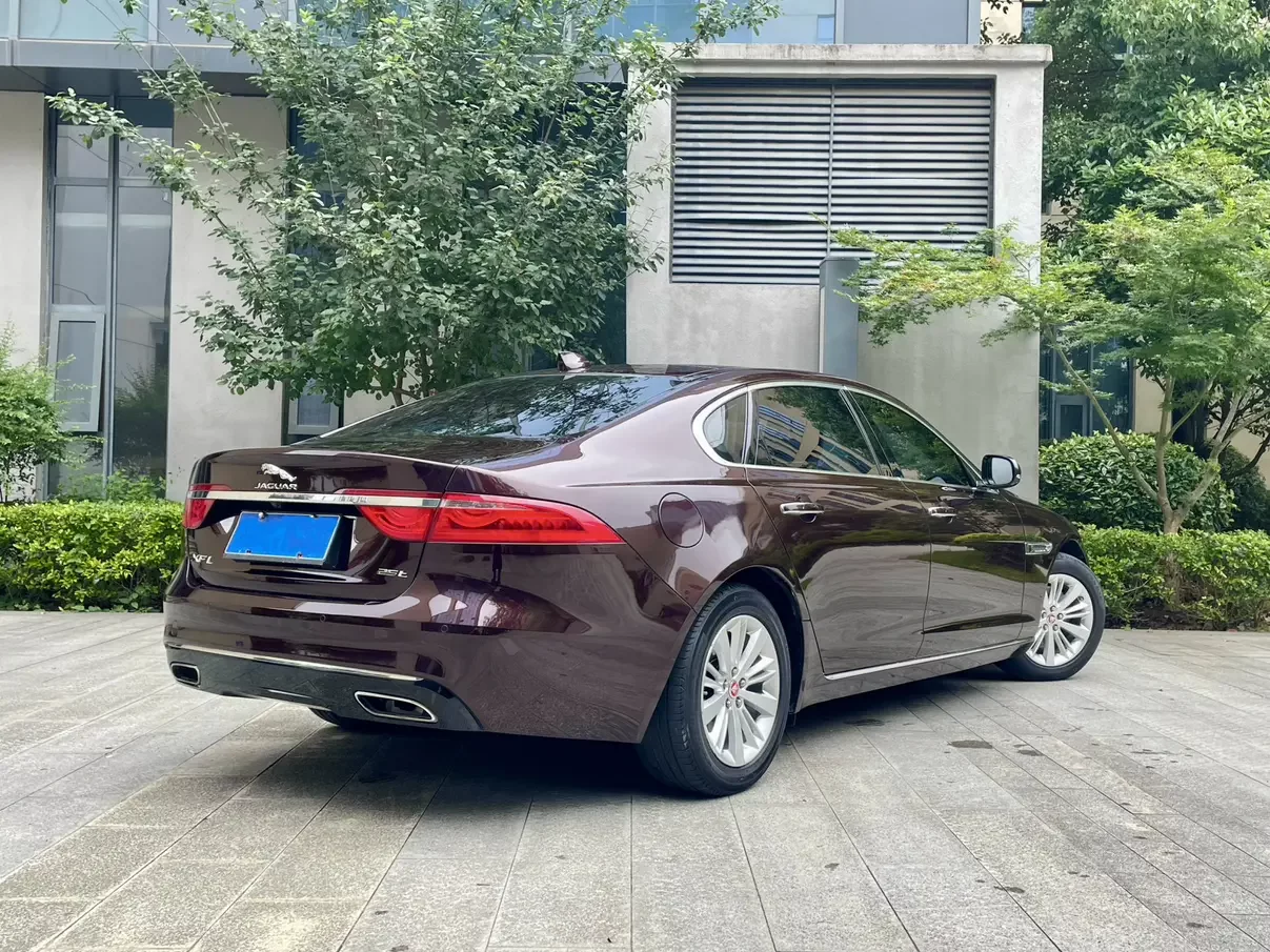 Jaguar XFL