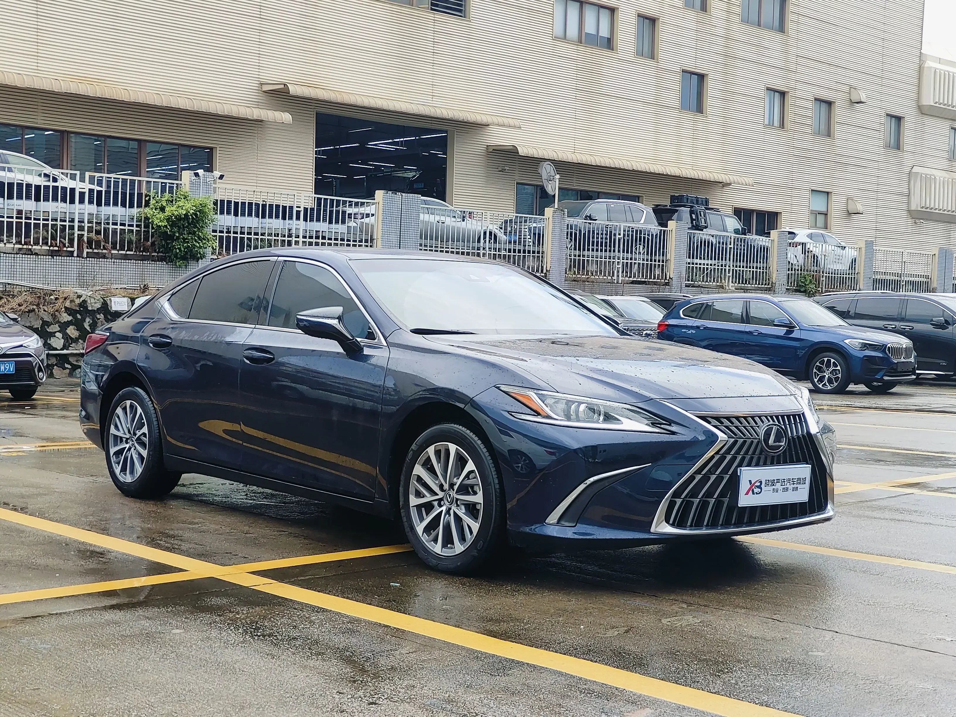 Lexus ES