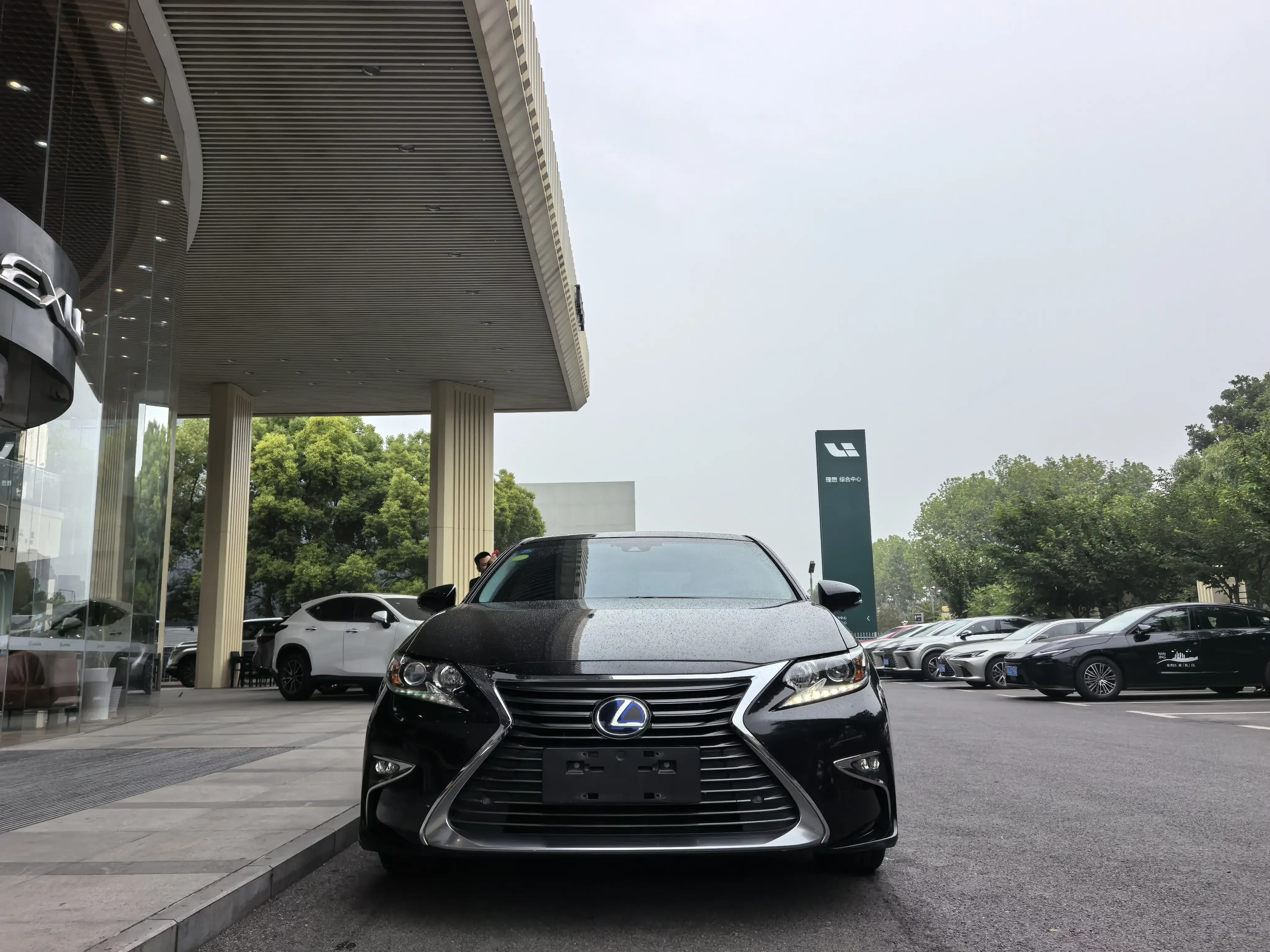 Lexus ES
