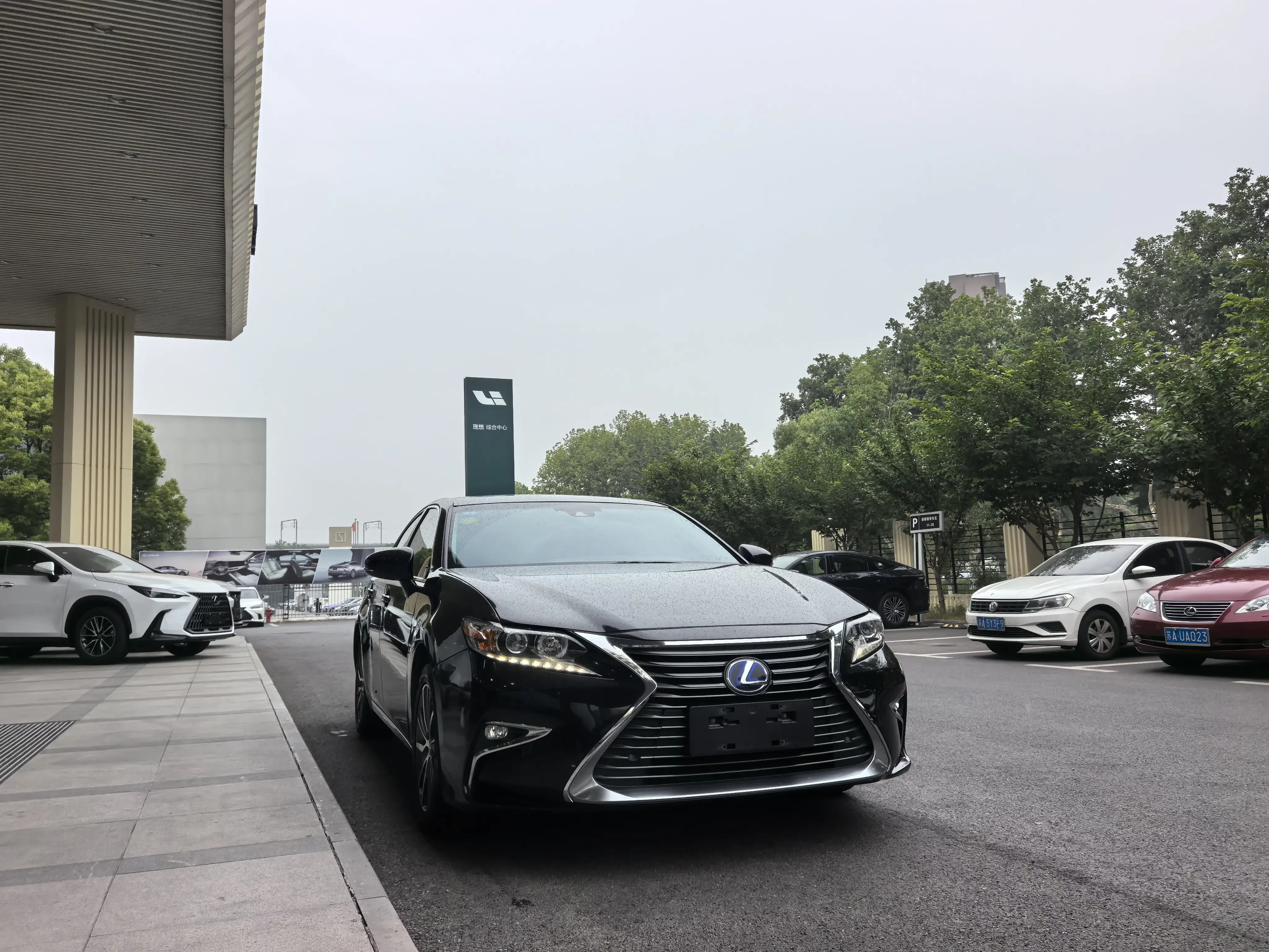 Lexus ES