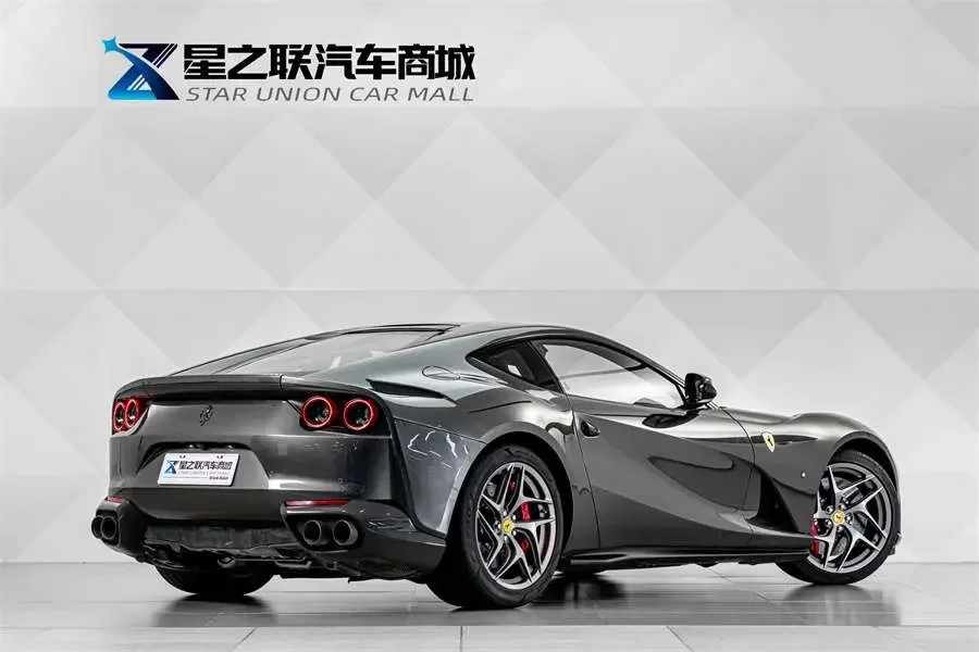 Ferrari 812