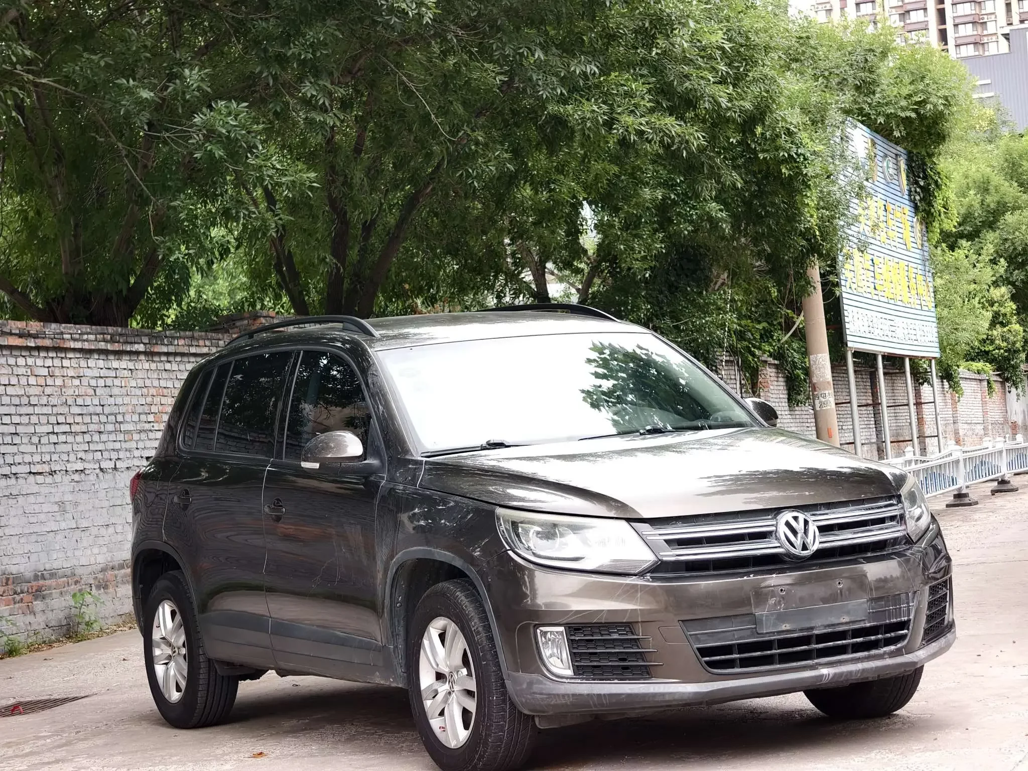 Volkswagen Tiguan (Tharu)