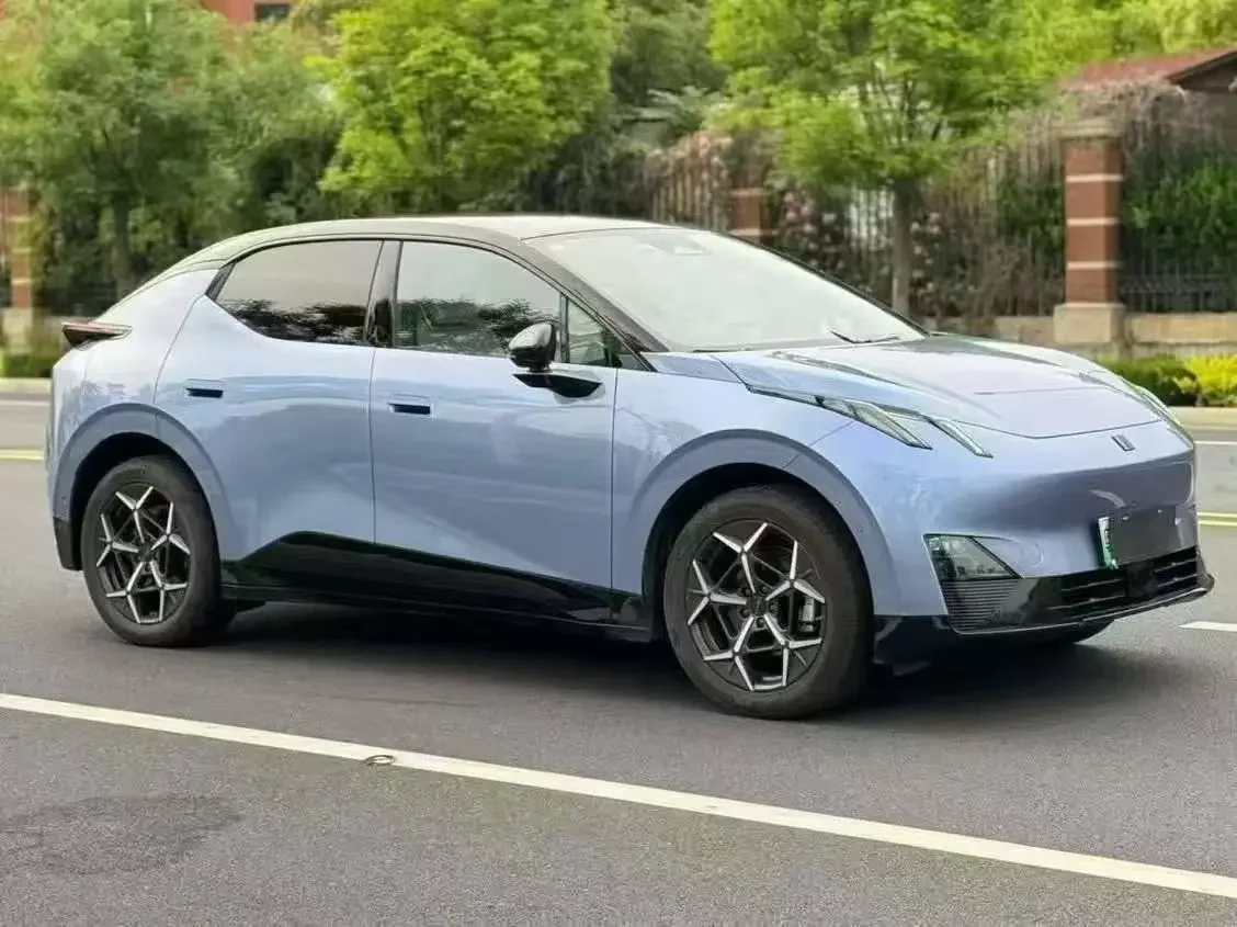 Lynk & Co Z20