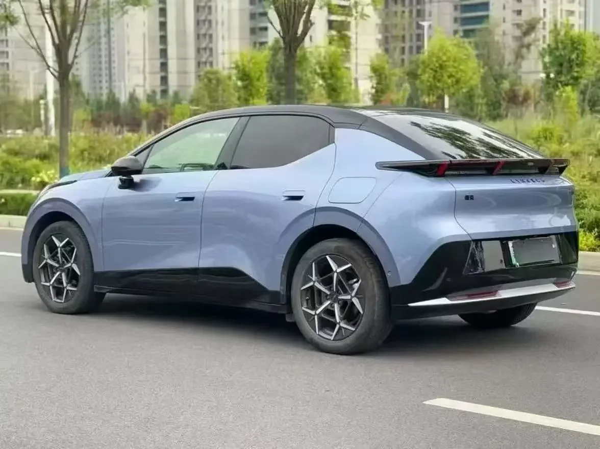 Lynk & Co Z20