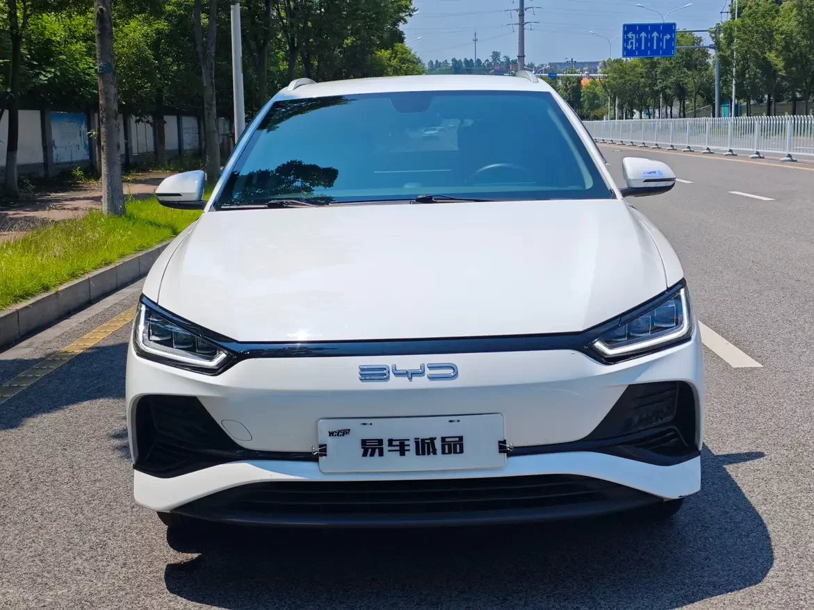 BYD e2