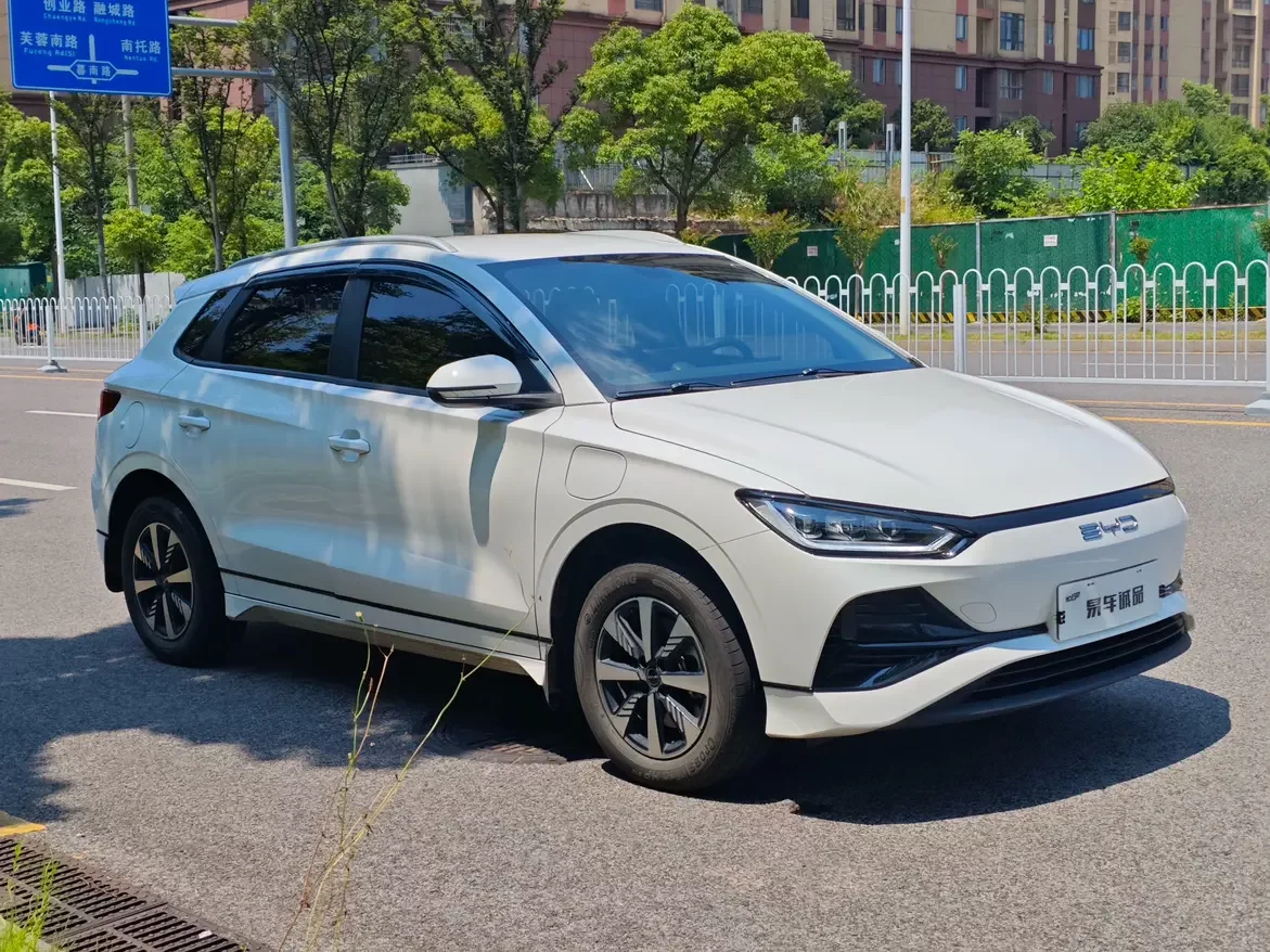 BYD e2