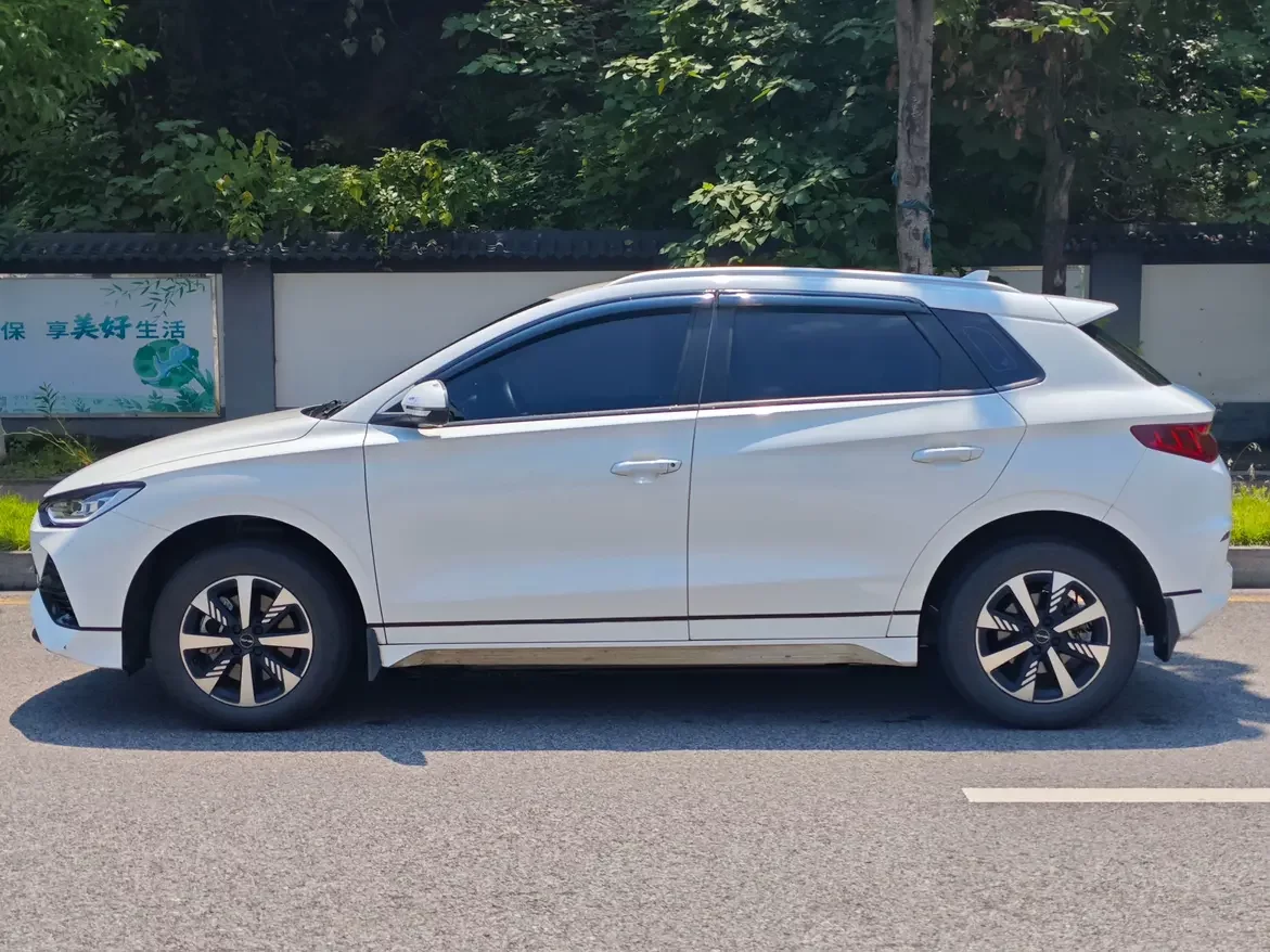 BYD e2