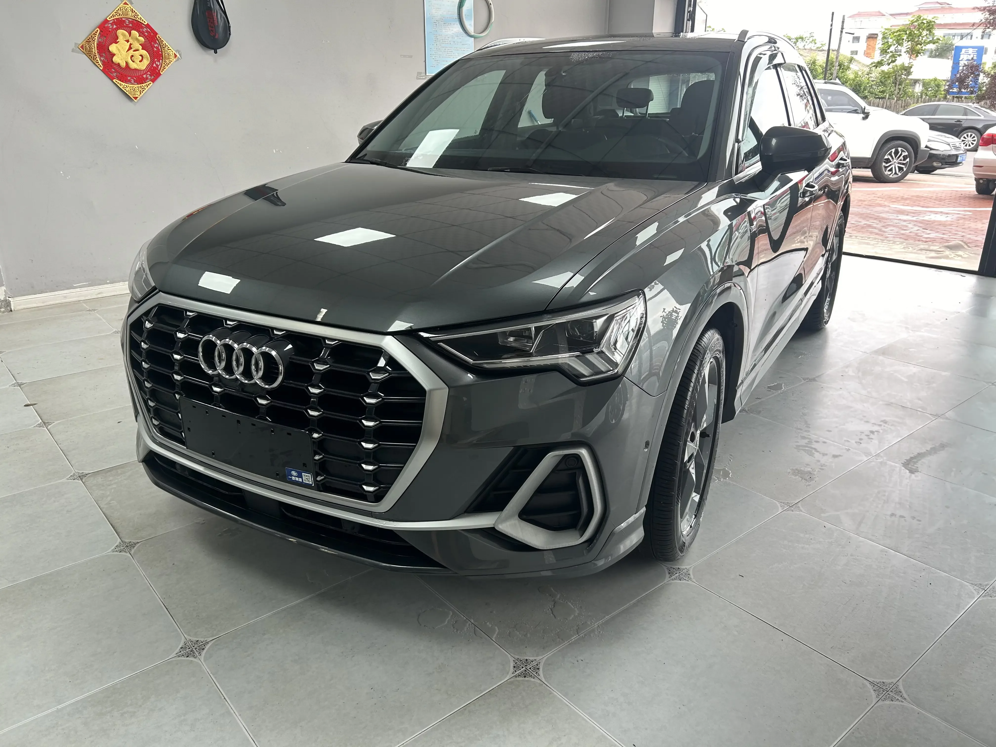 AUDI Q3