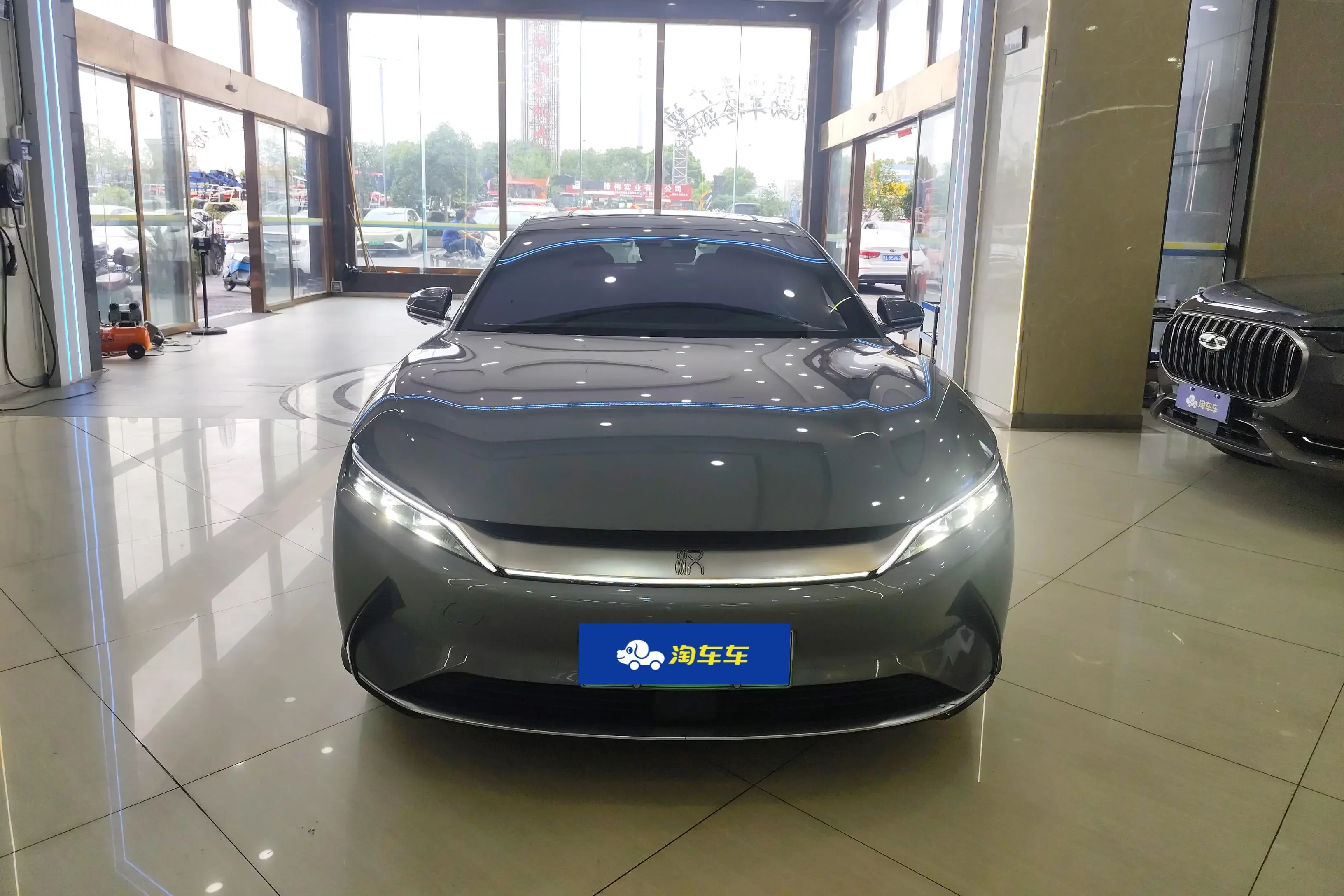 BYD Han EV