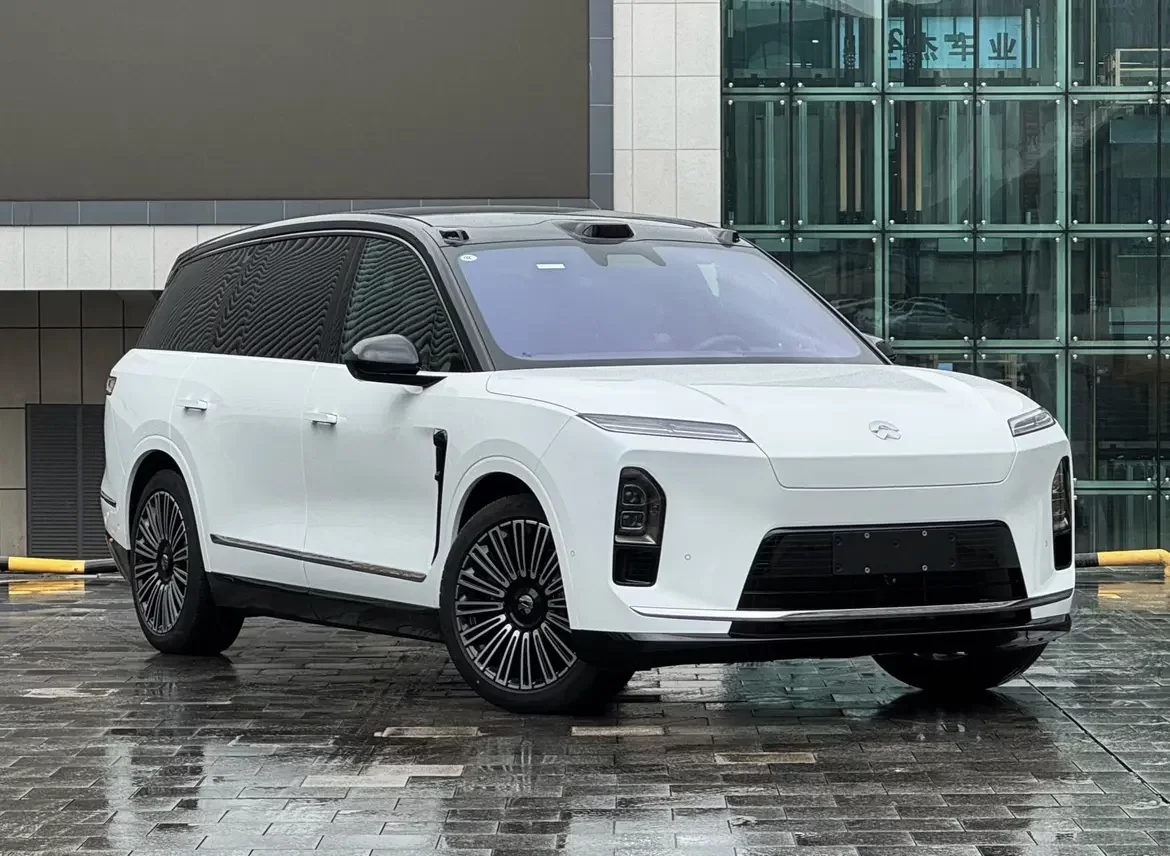 NIO ES8  из Китая