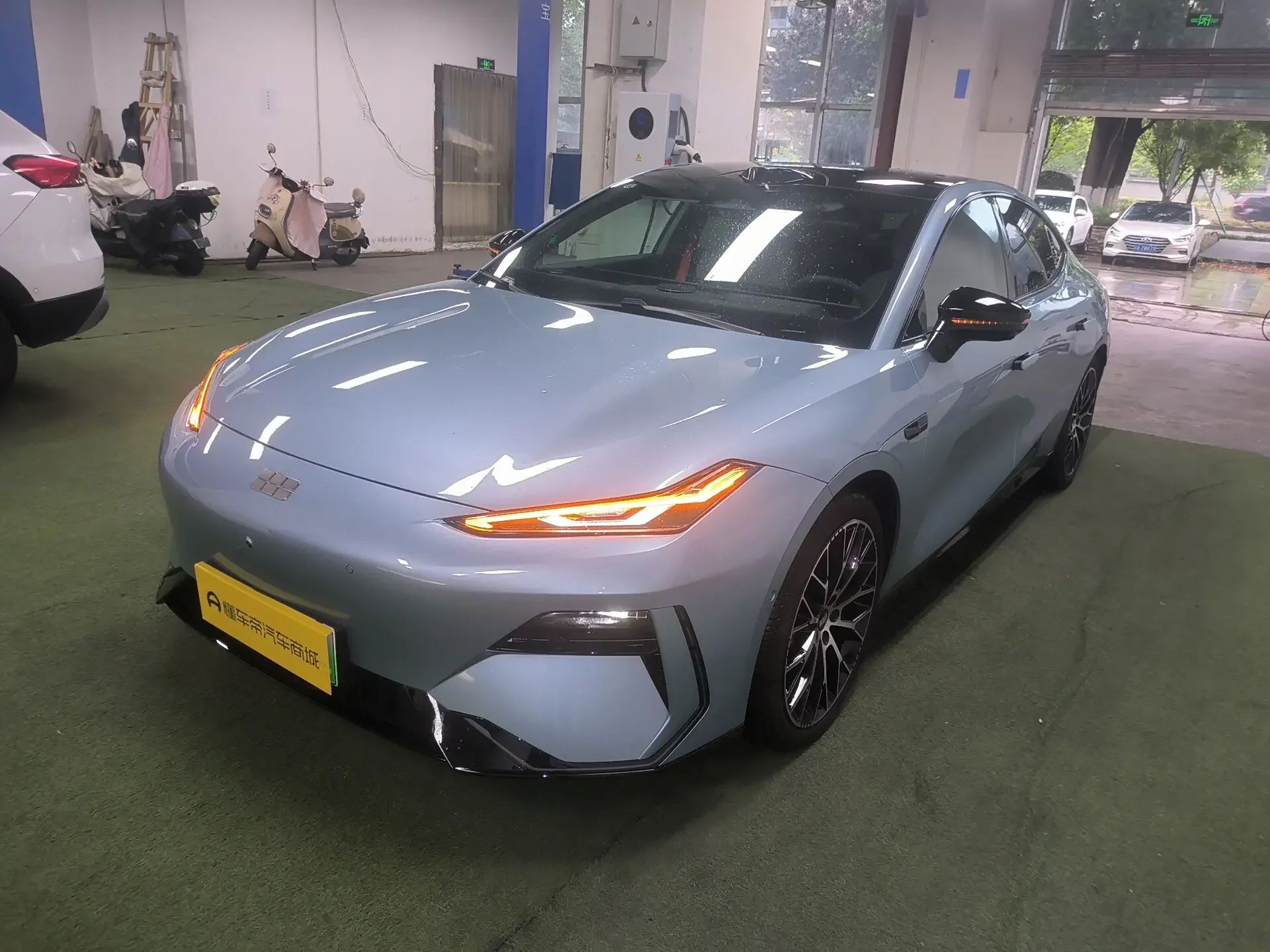 Geely Galaxy E8