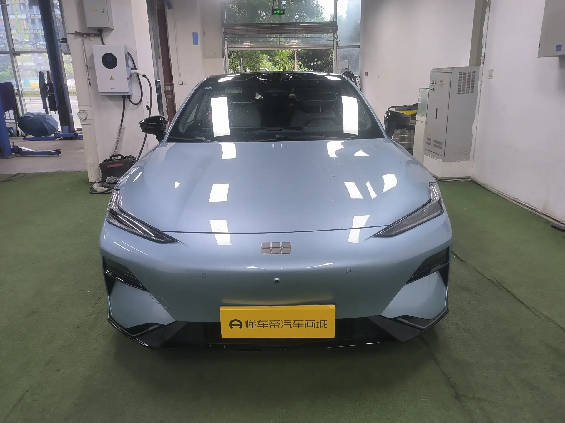 Geely Galaxy E8