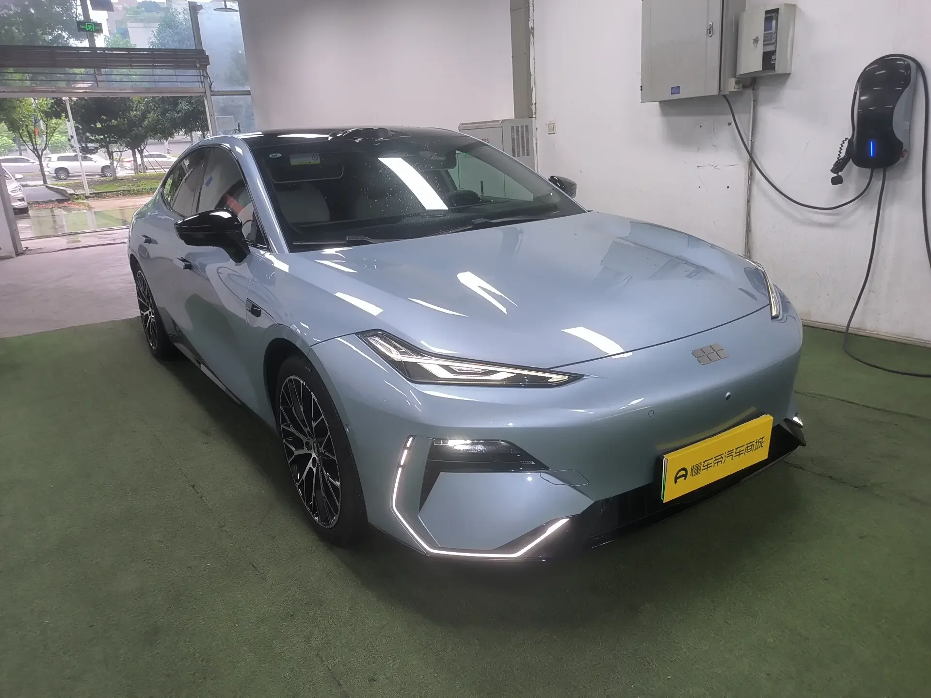 Geely Galaxy E8