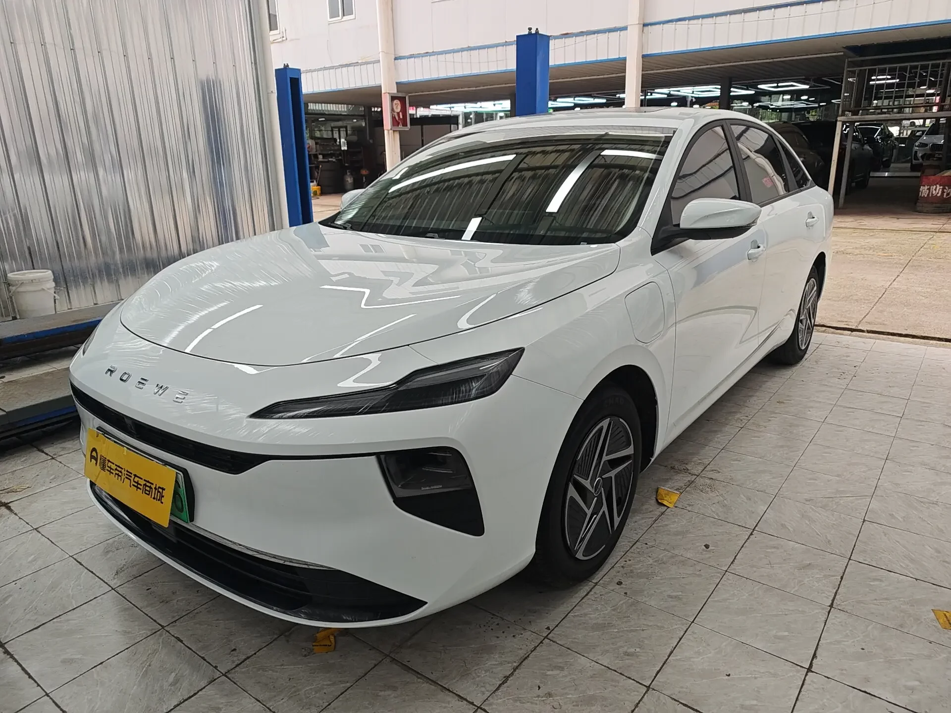 Roewe D6