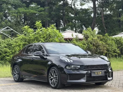 Lynk & Co 03