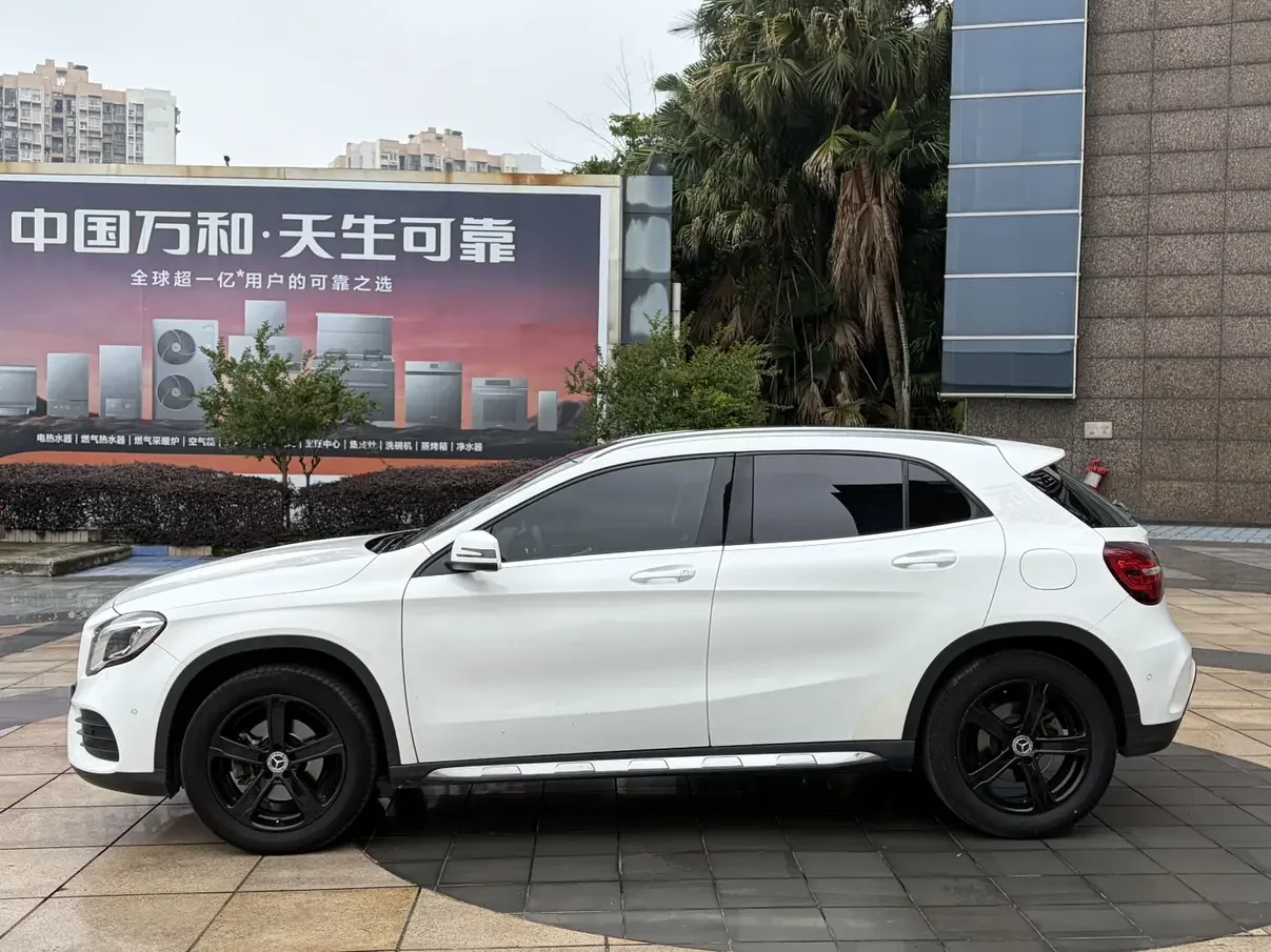 Mercedes-Benz GLA