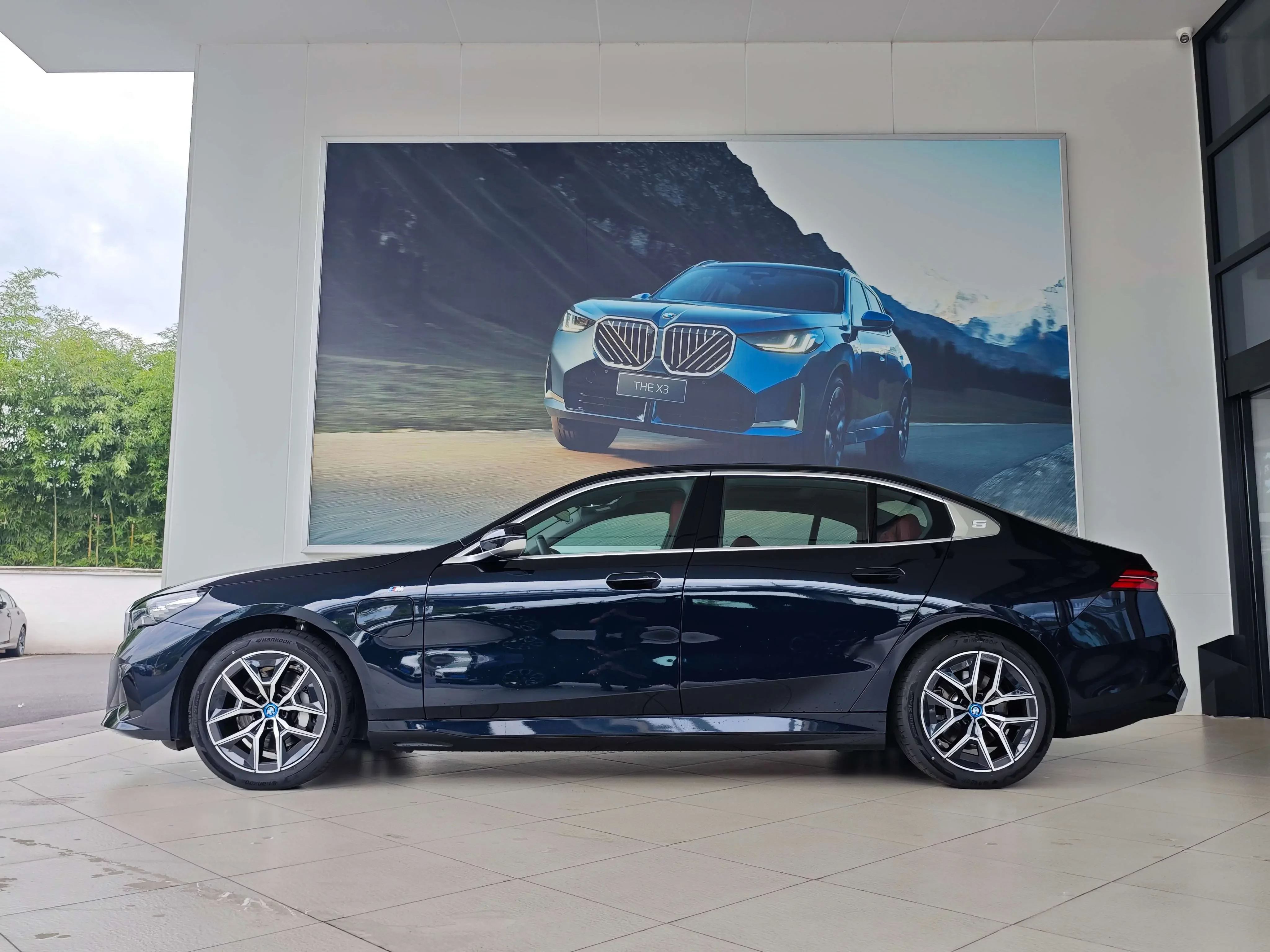 BMW i5