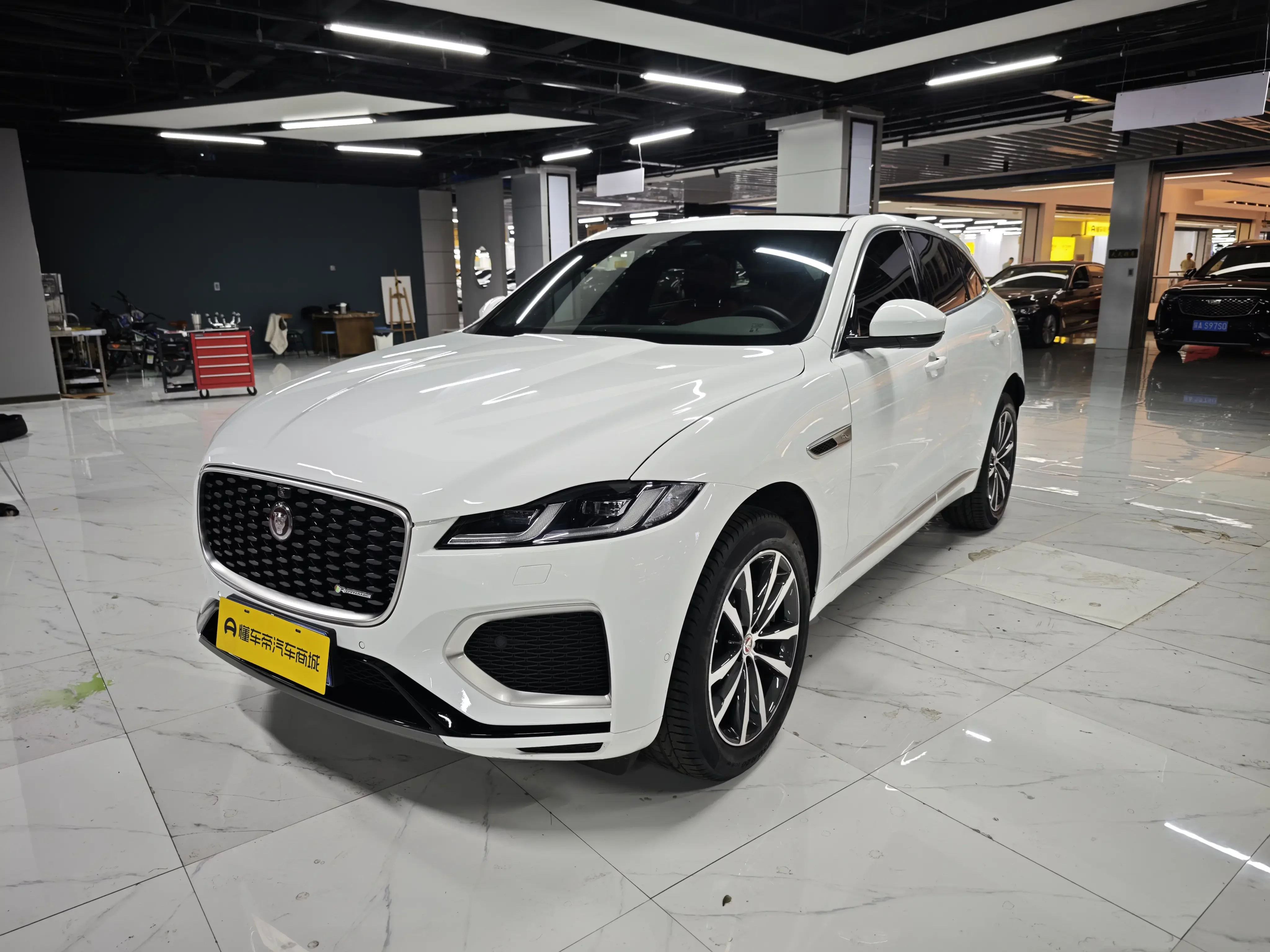 Jaguar F-PACE