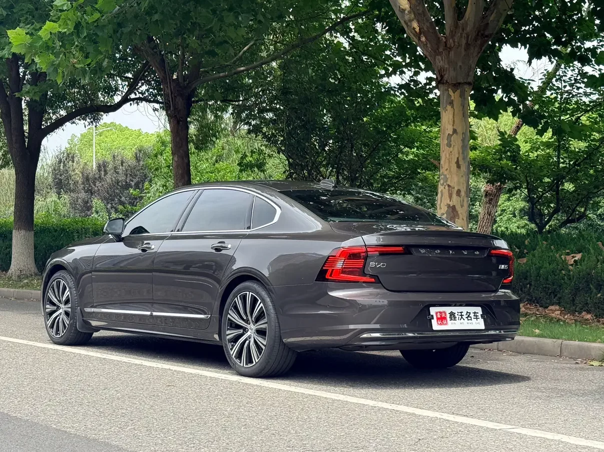 Volvo S90