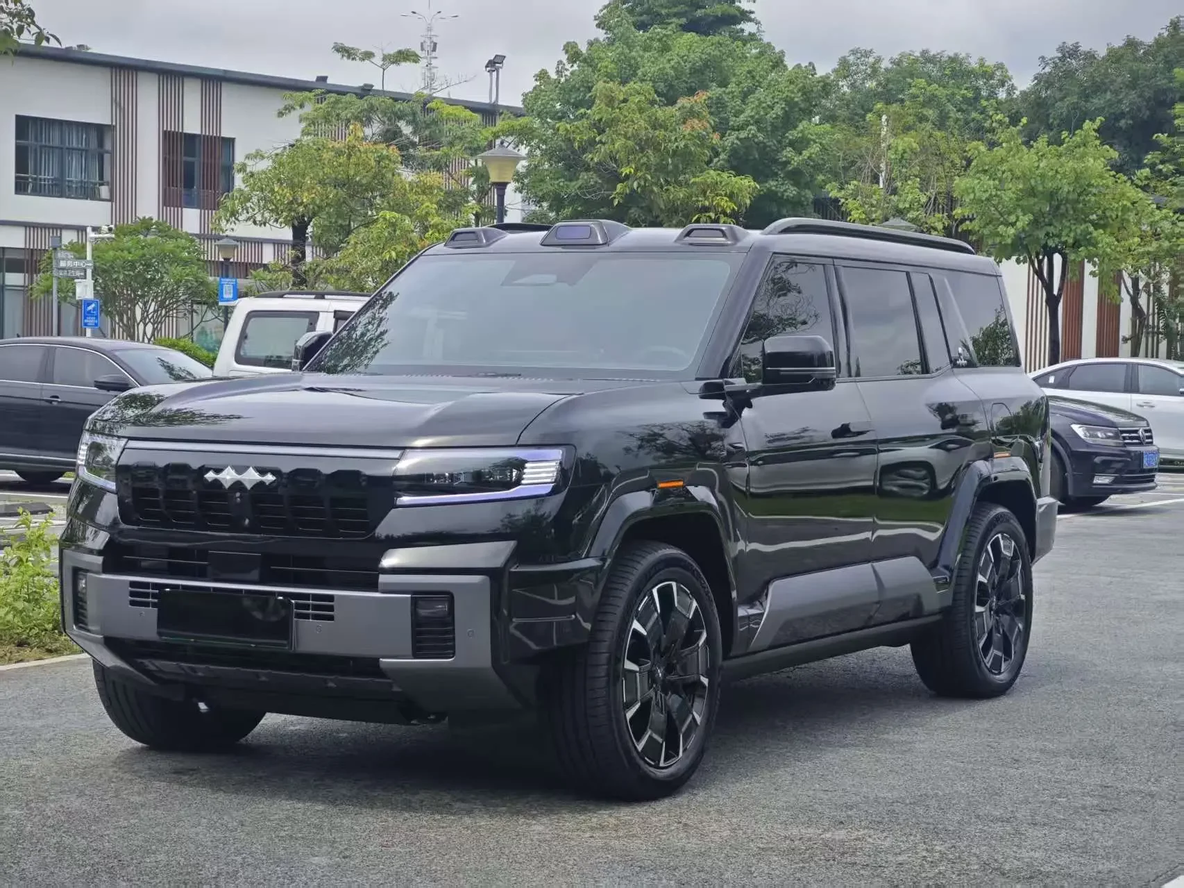BYD Leopard Leopard 8