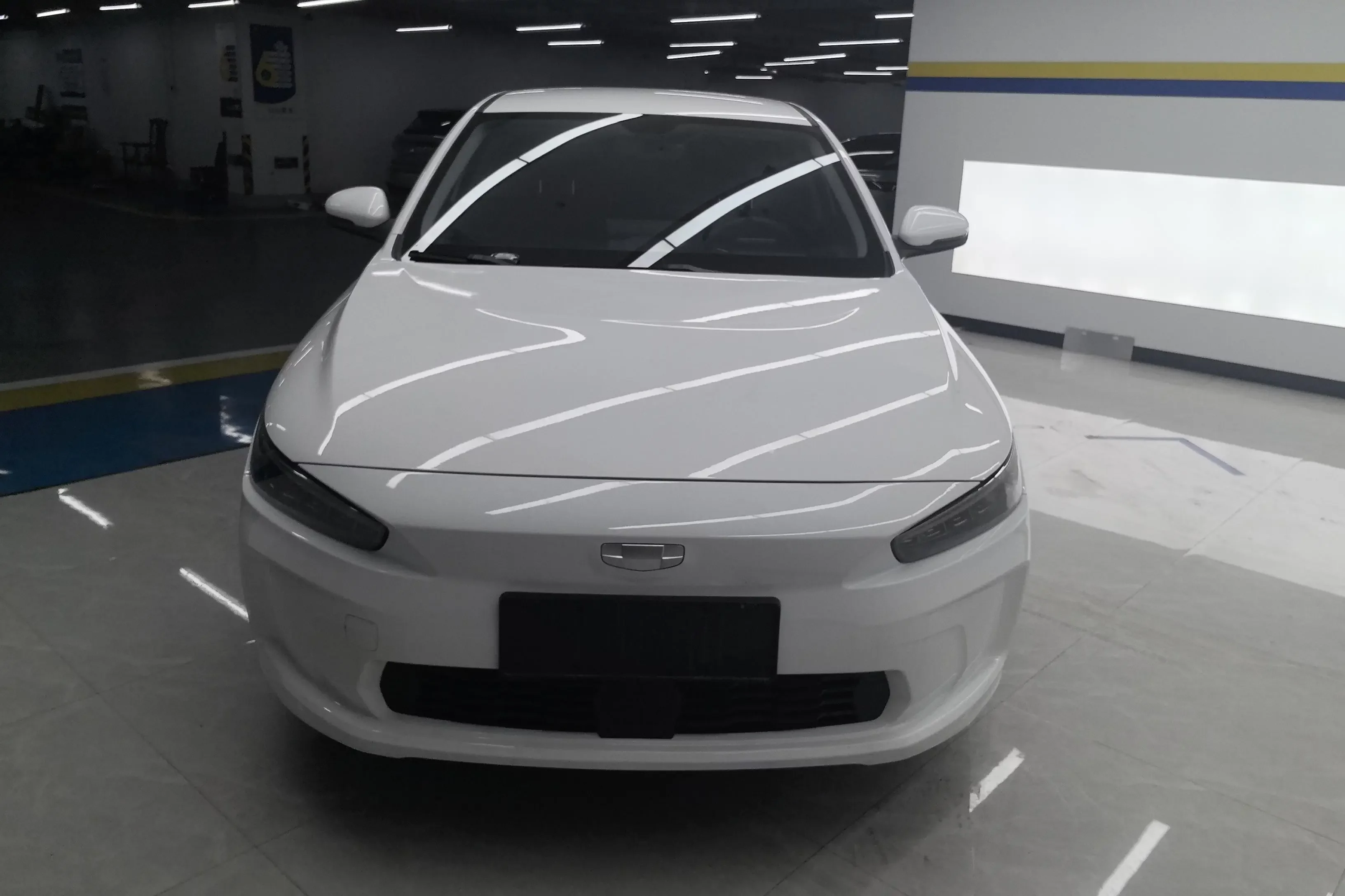 Geely Geometry A  из Китая
