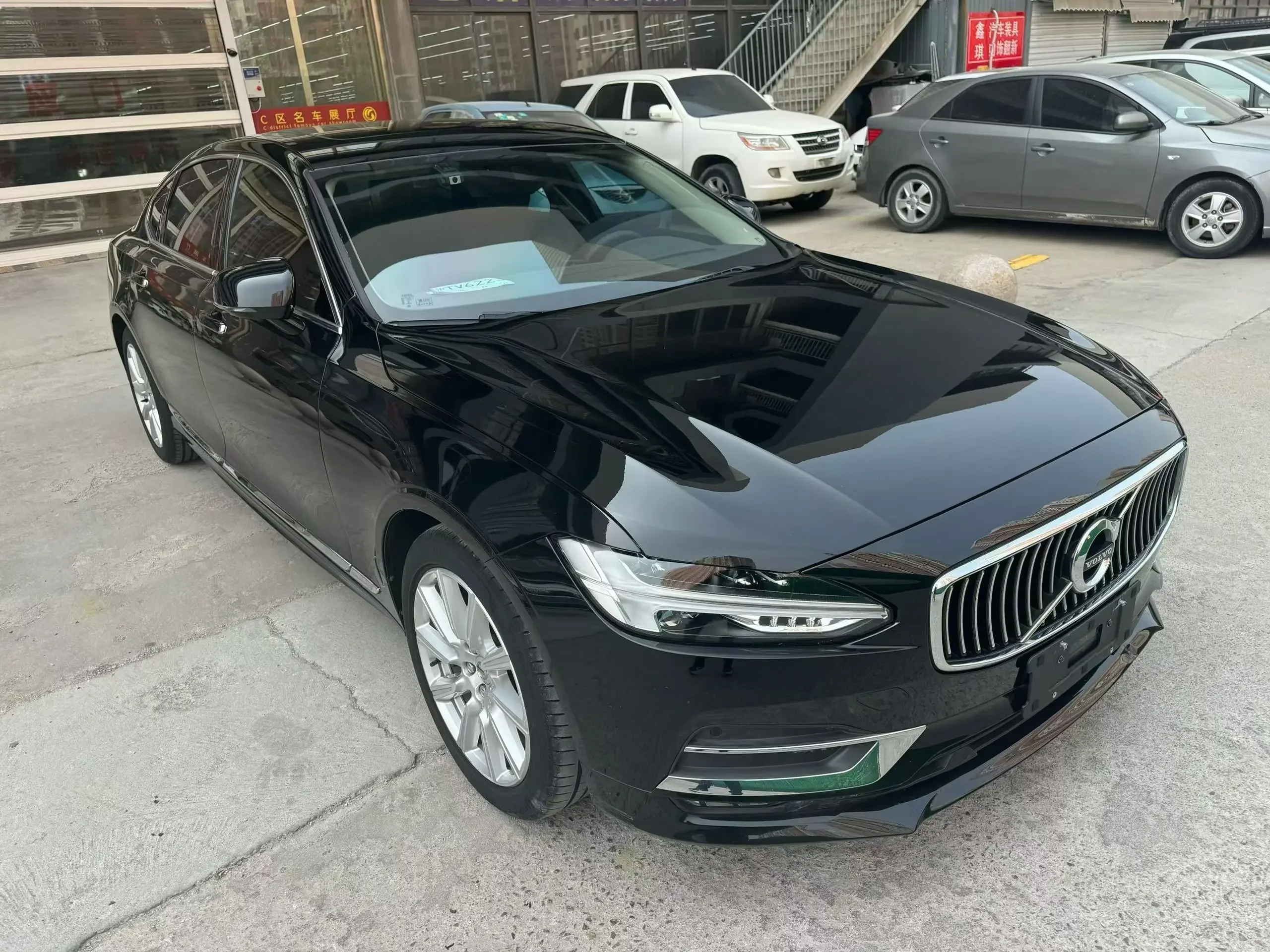 Volvo S90