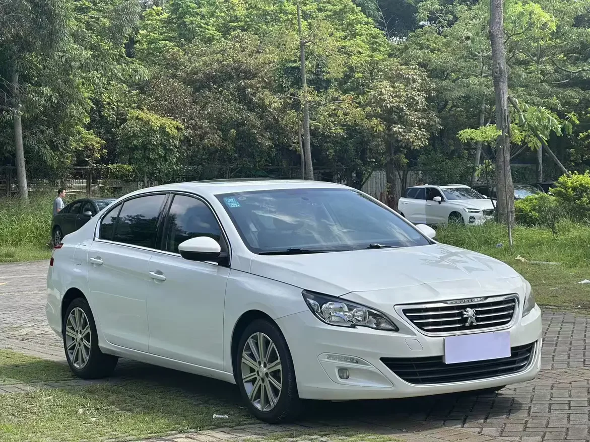 Peugeot 408