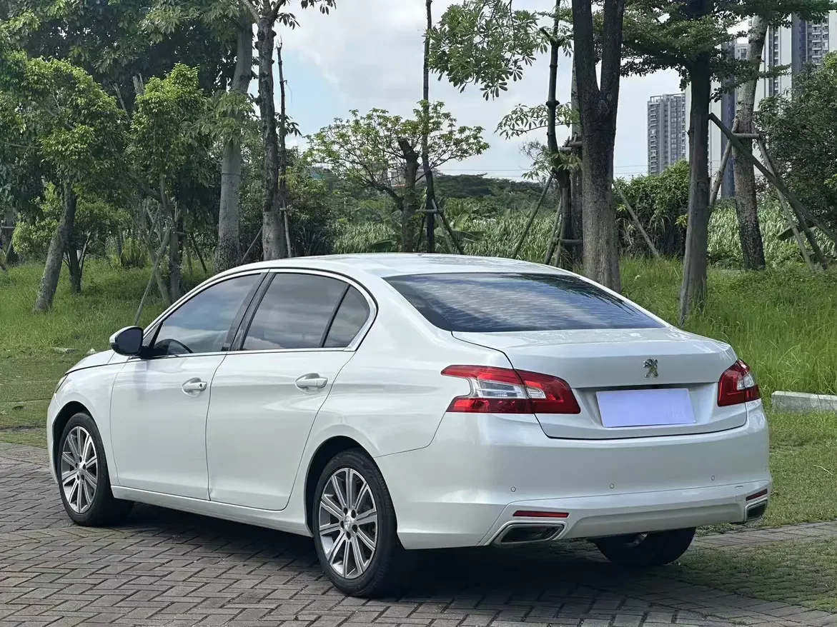 Peugeot 408