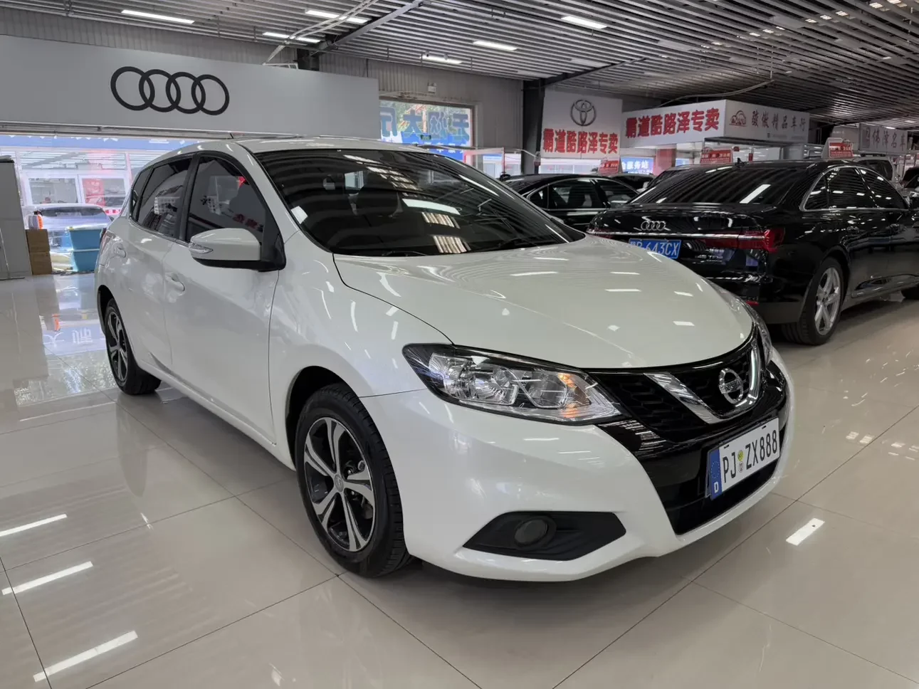 Nissan Tiida