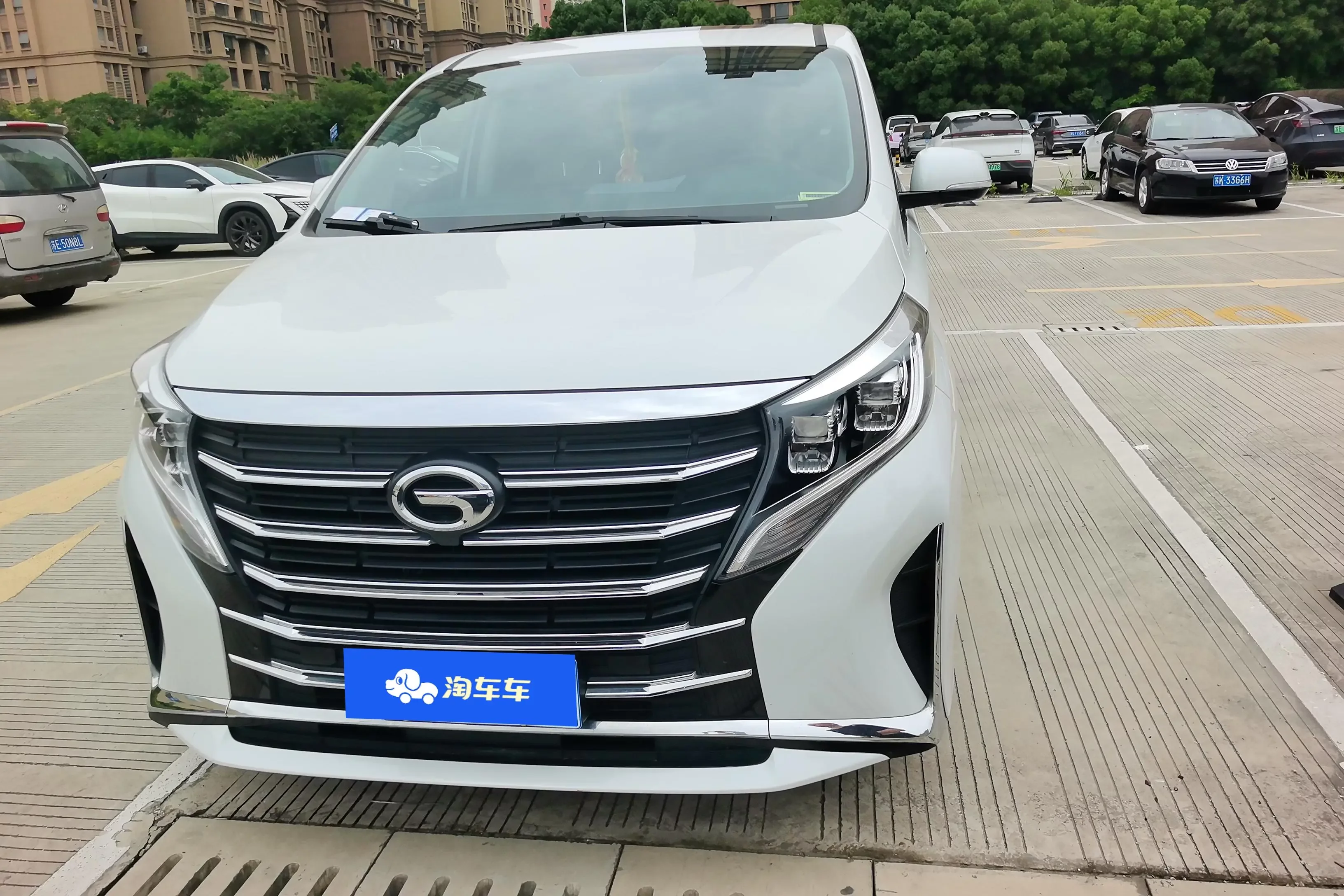 GAC Trumpchi M8  из Китая
